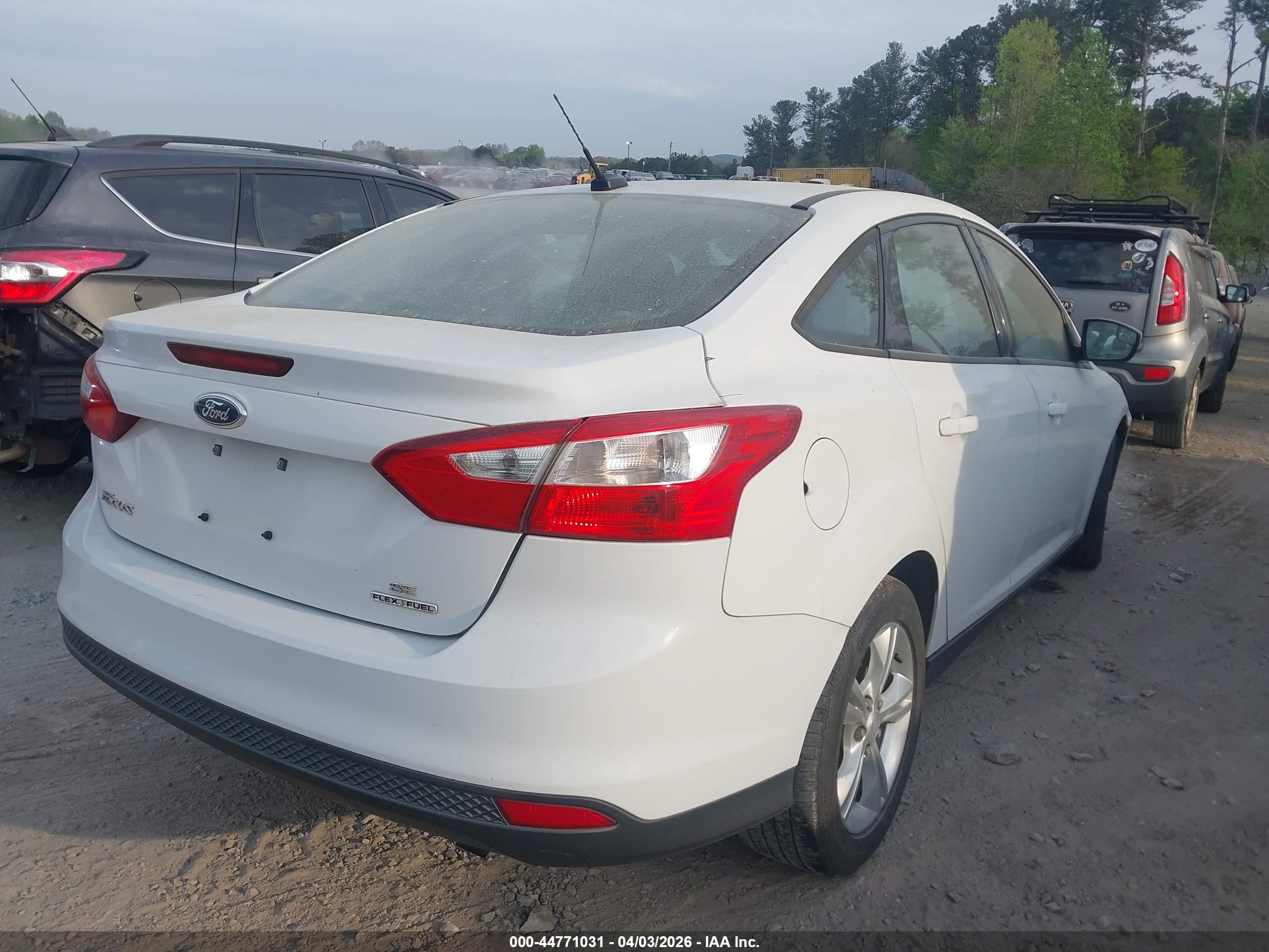 FORD FOCUS image 4