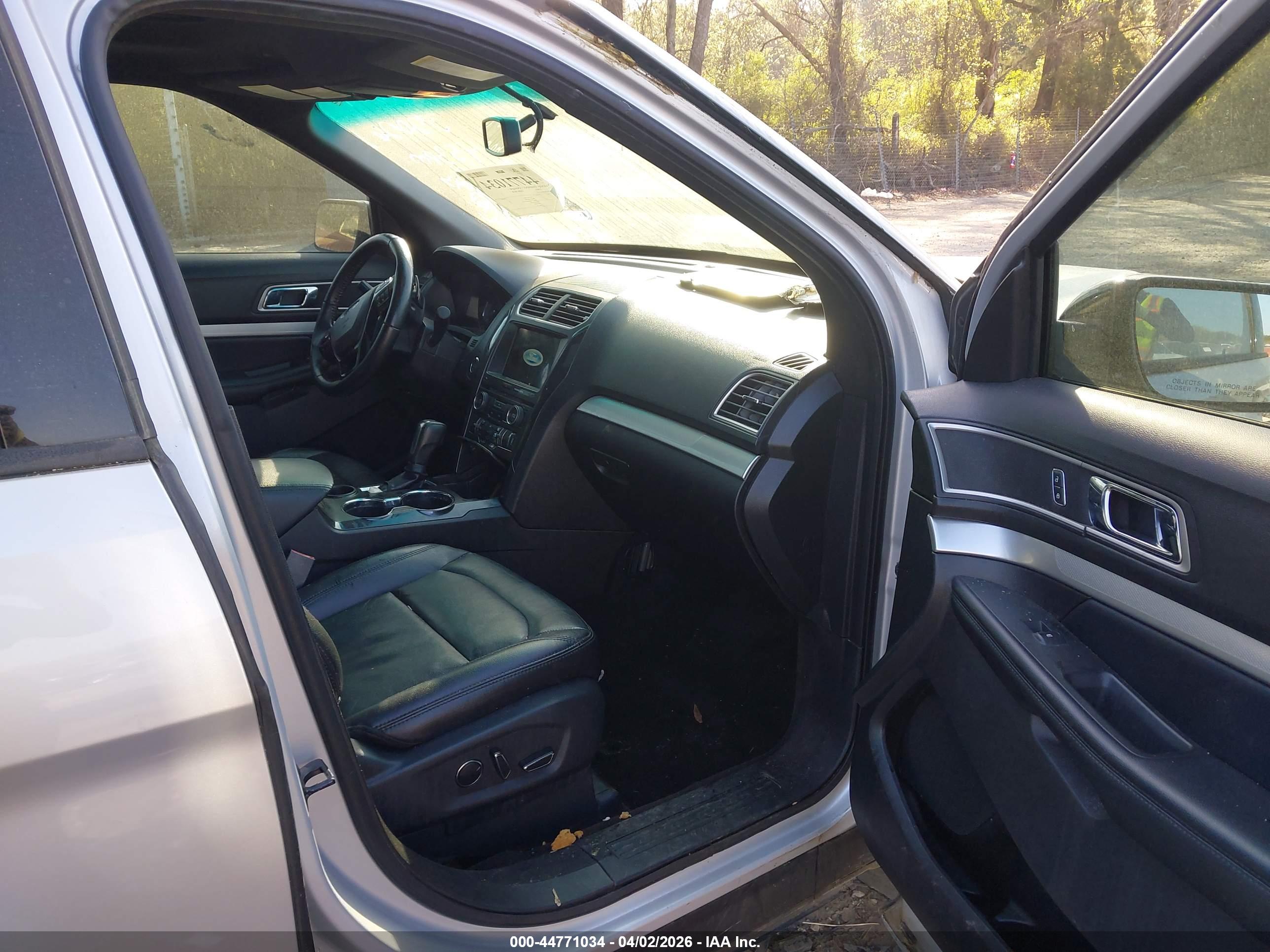 FORD EXPLORER image 5