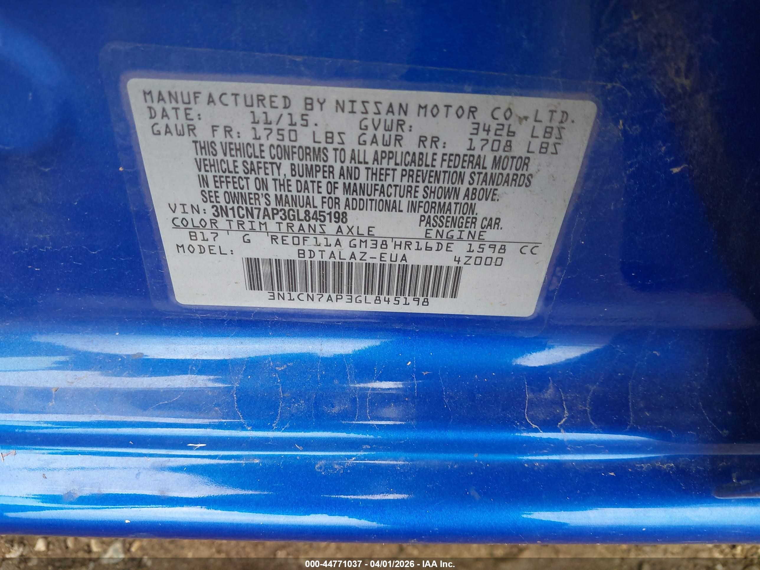 NISSAN VERSA image 9