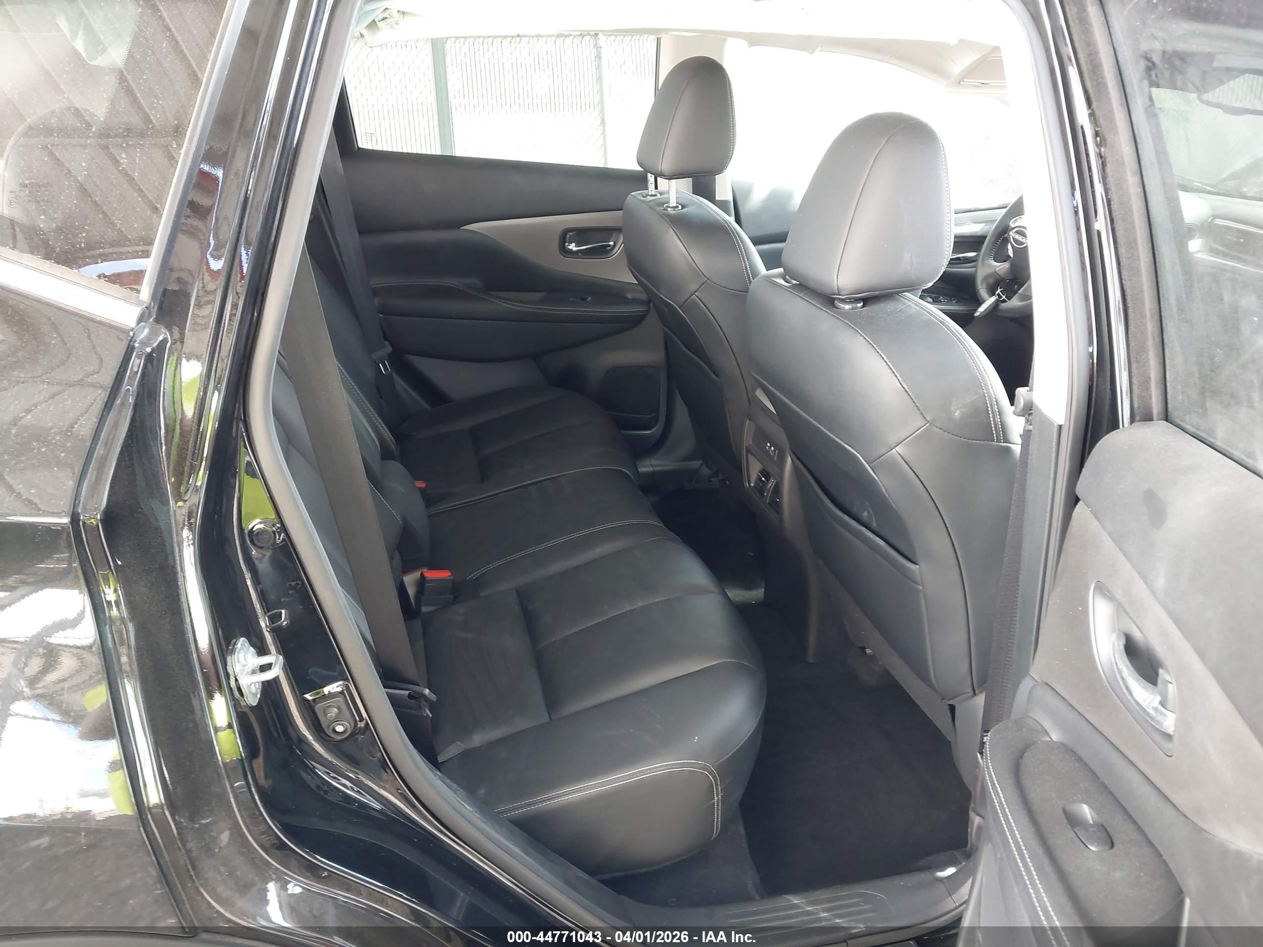 NISSAN MURANO image 8