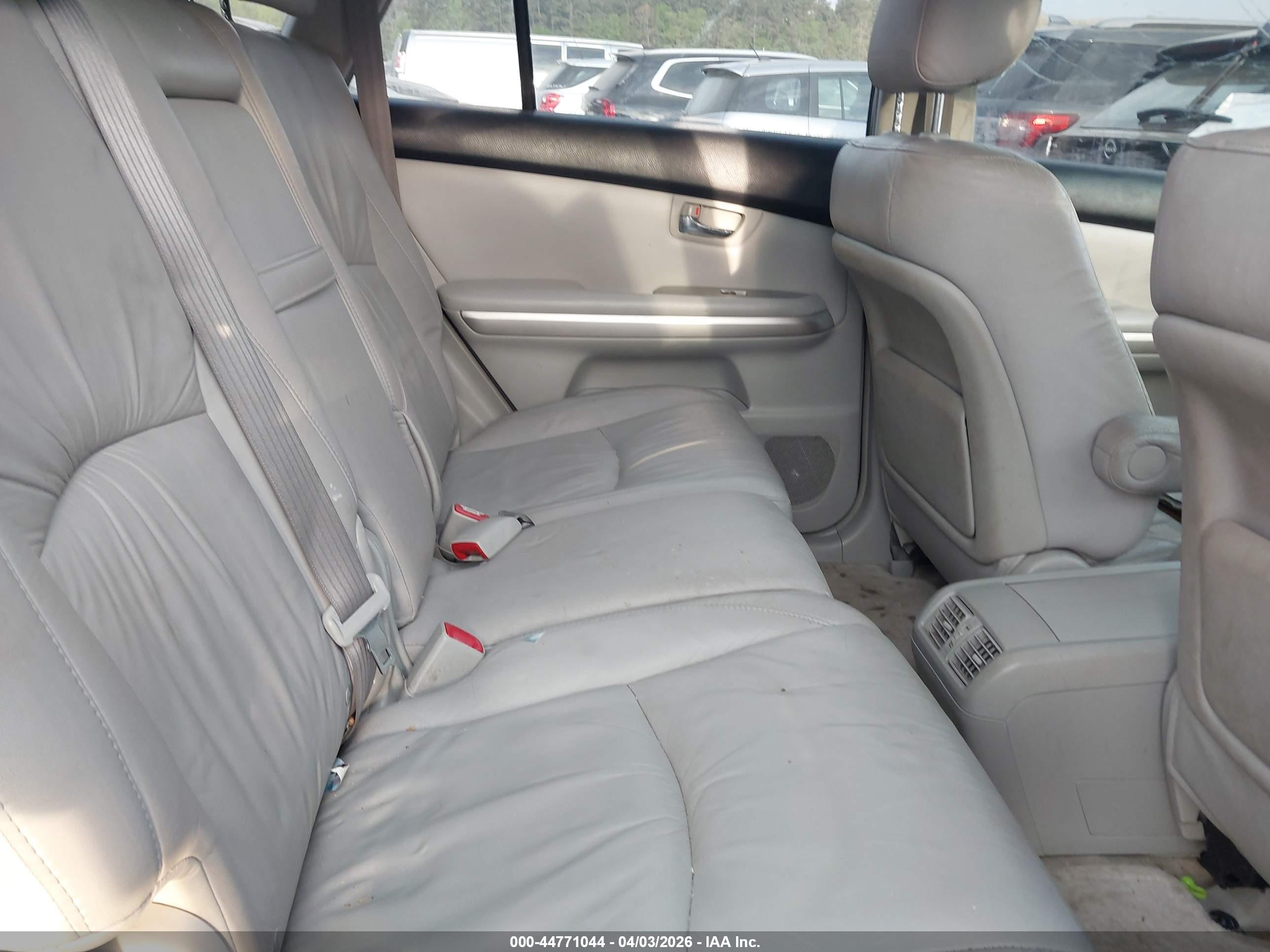 LEXUS RX image 8