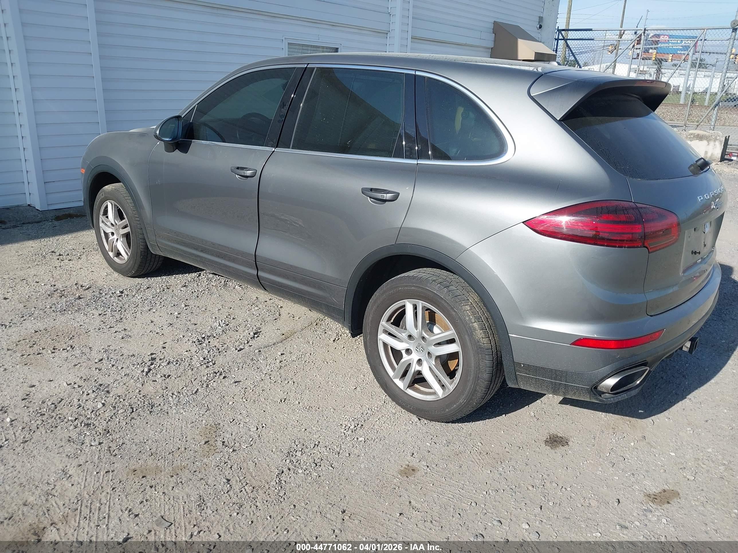 PORSCHE CAYENNE image 3