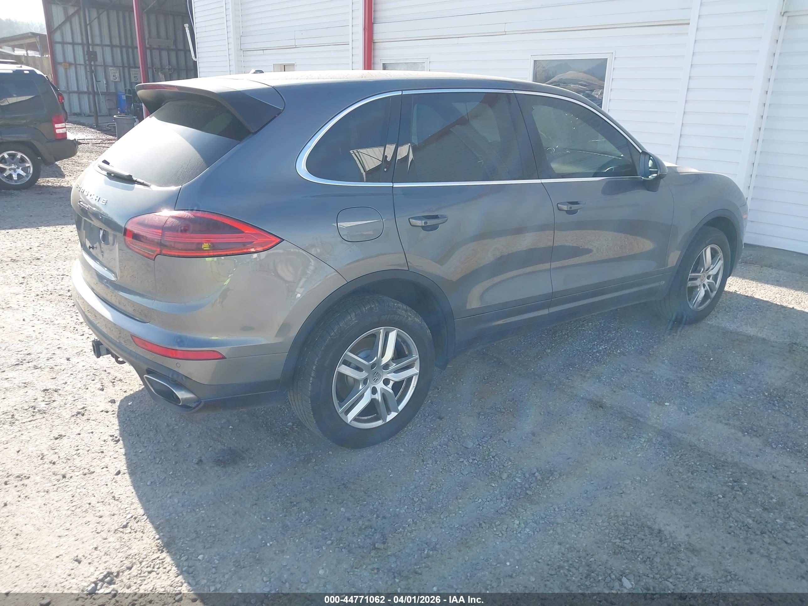 PORSCHE CAYENNE image 4
