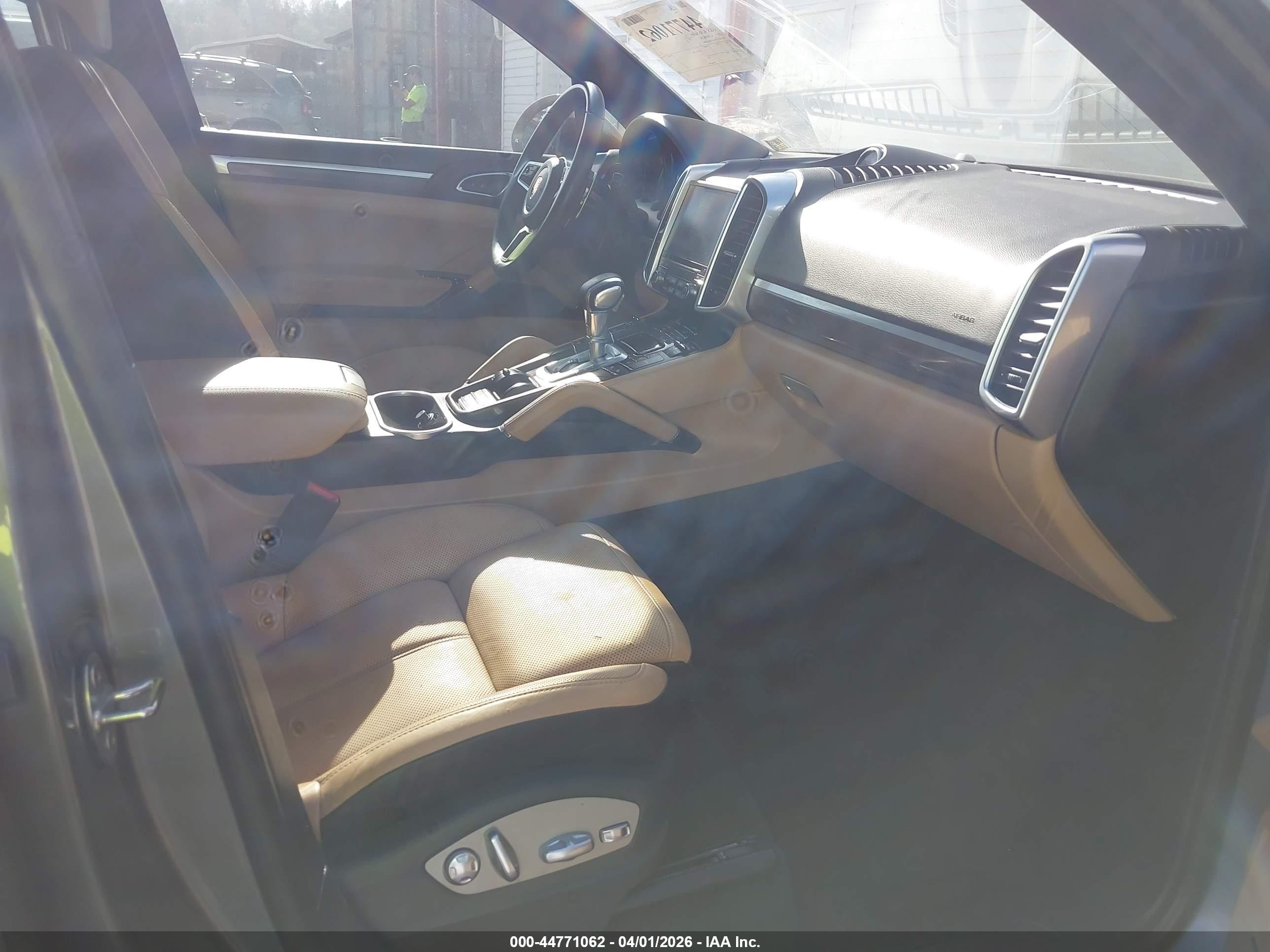 PORSCHE CAYENNE image 5
