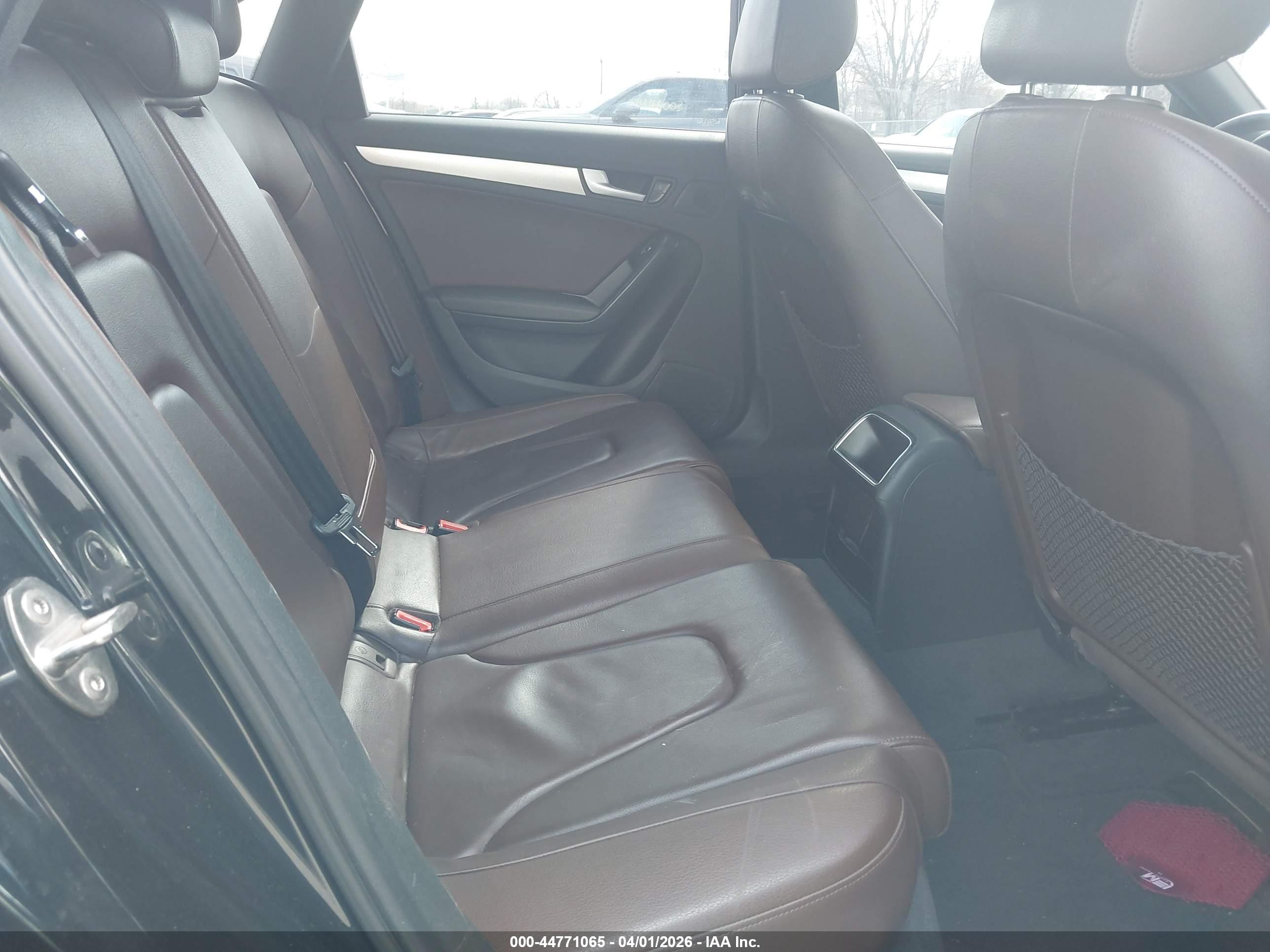 AUDI A4 image 8