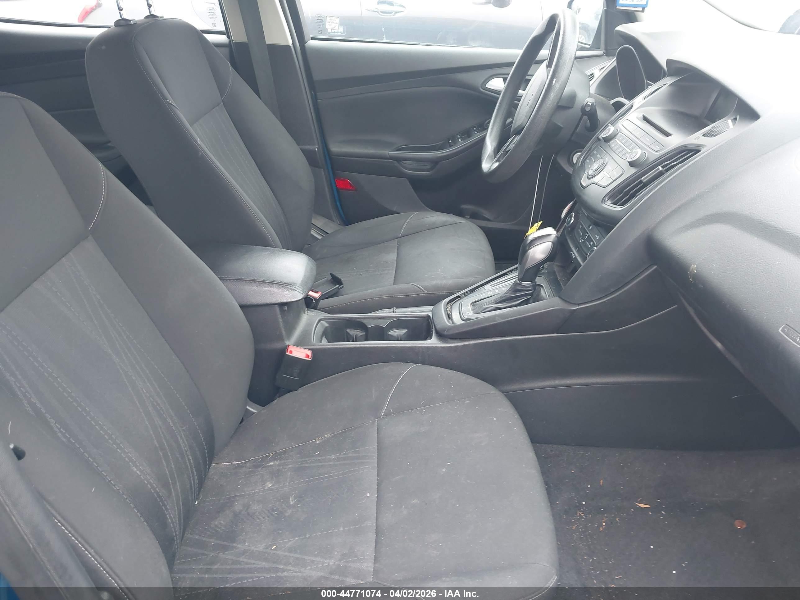FORD FOCUS image 5