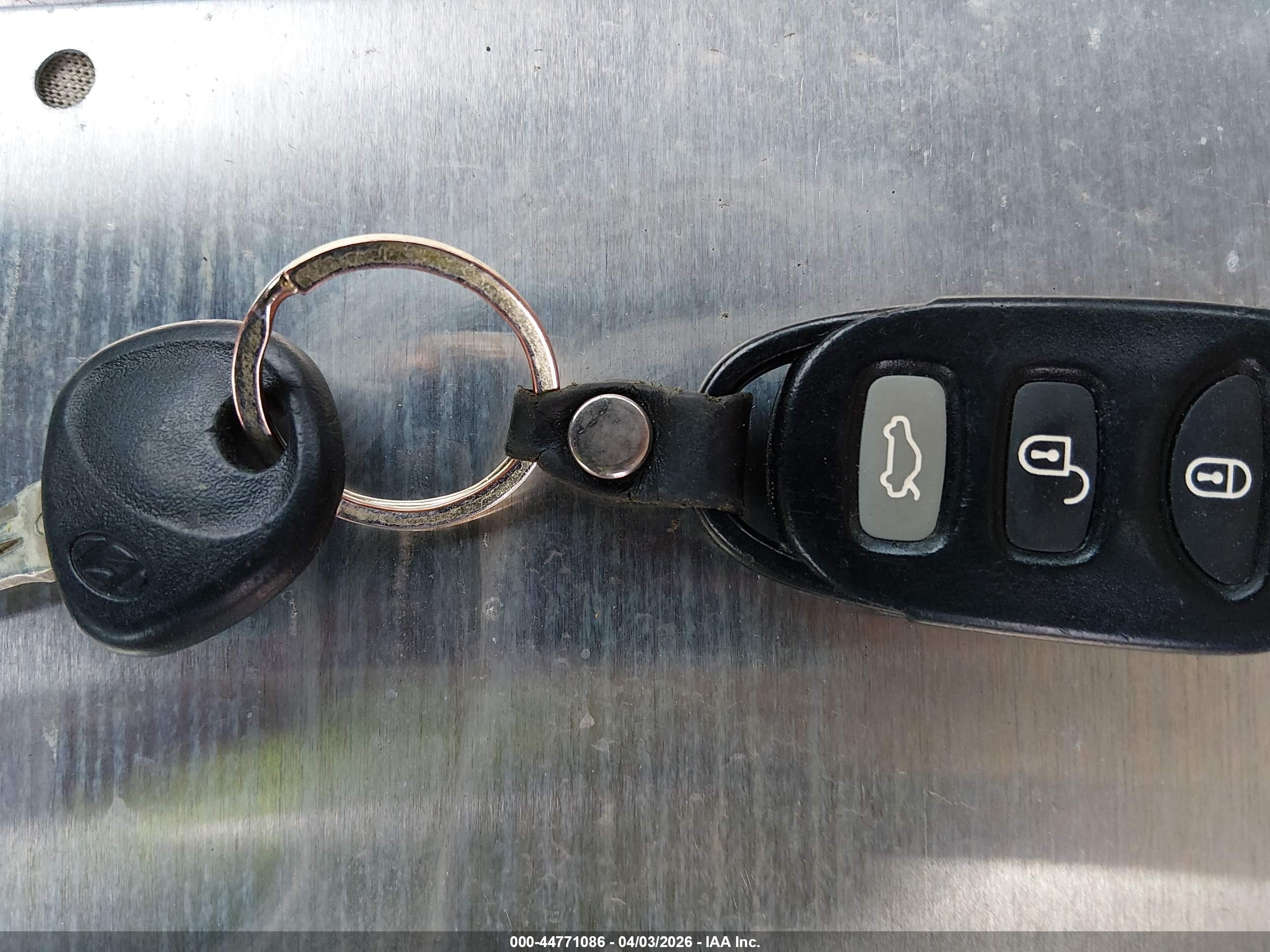 HYUNDAI ELANTRA image 11