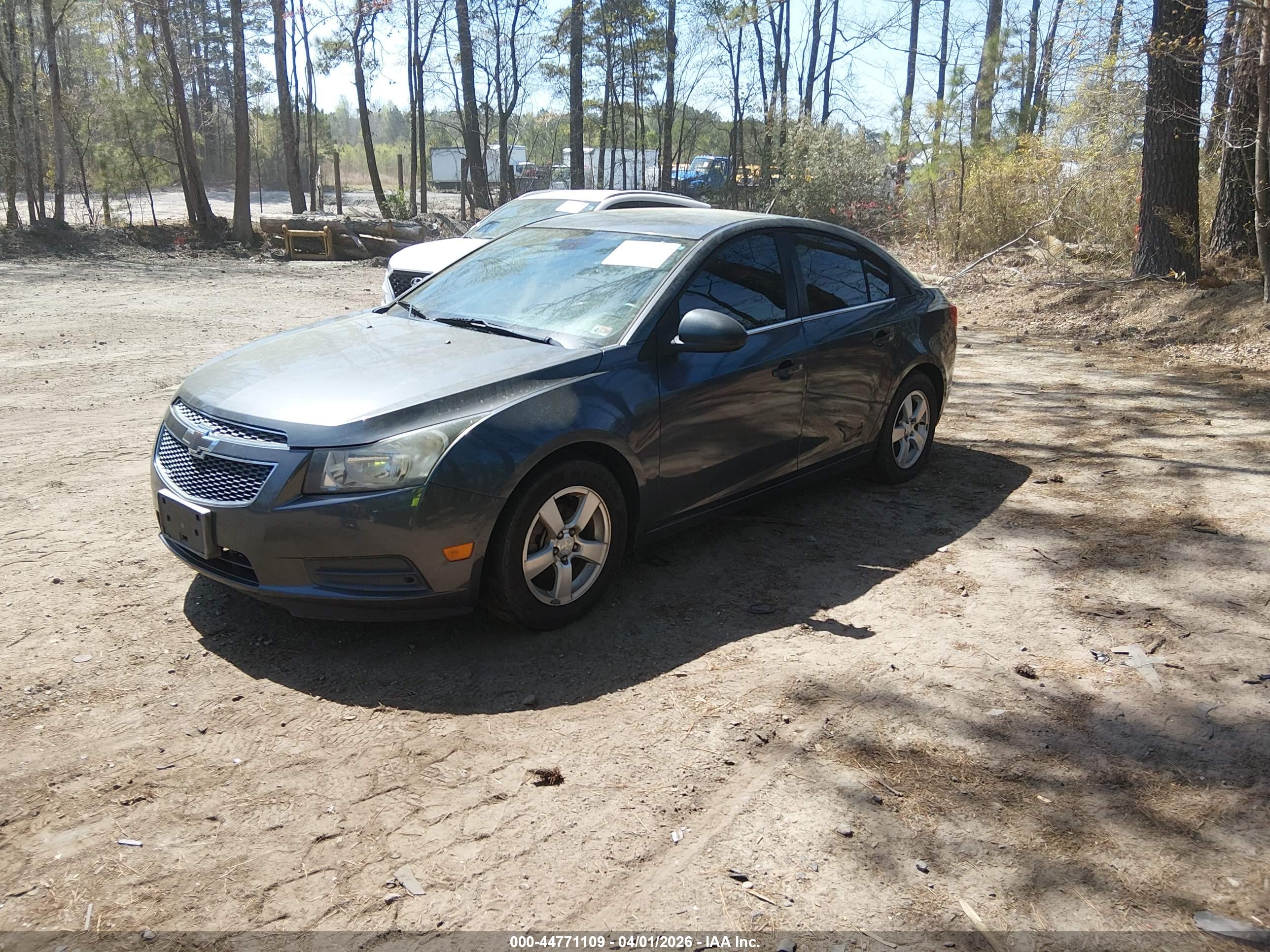 CHEVROLET CRUZE image 2