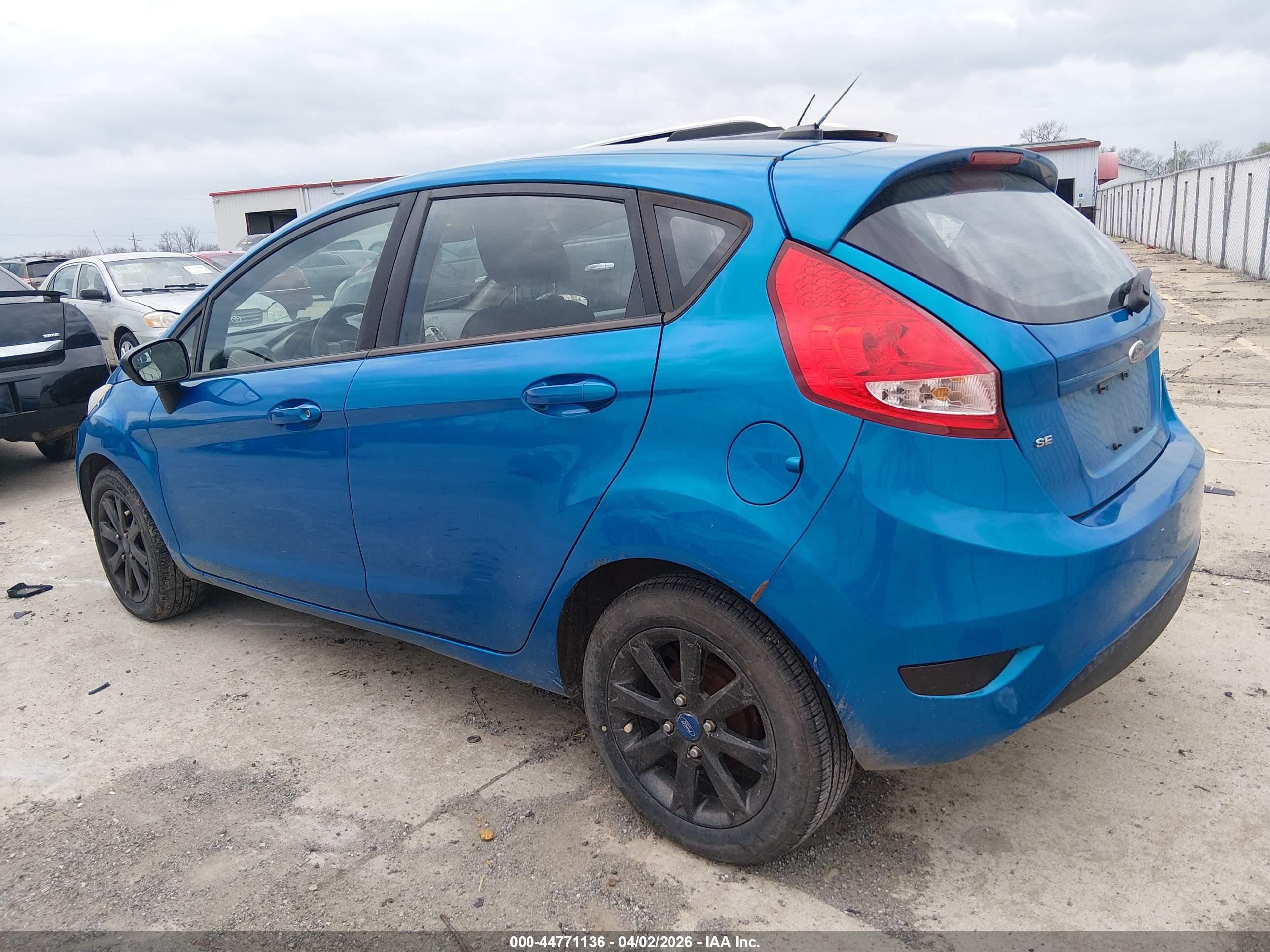 FORD FIESTA image 3