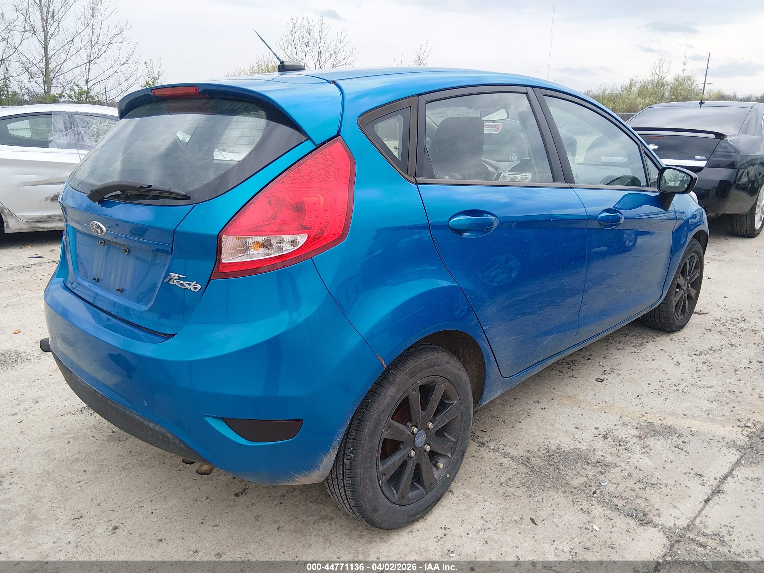 FORD FIESTA image 4
