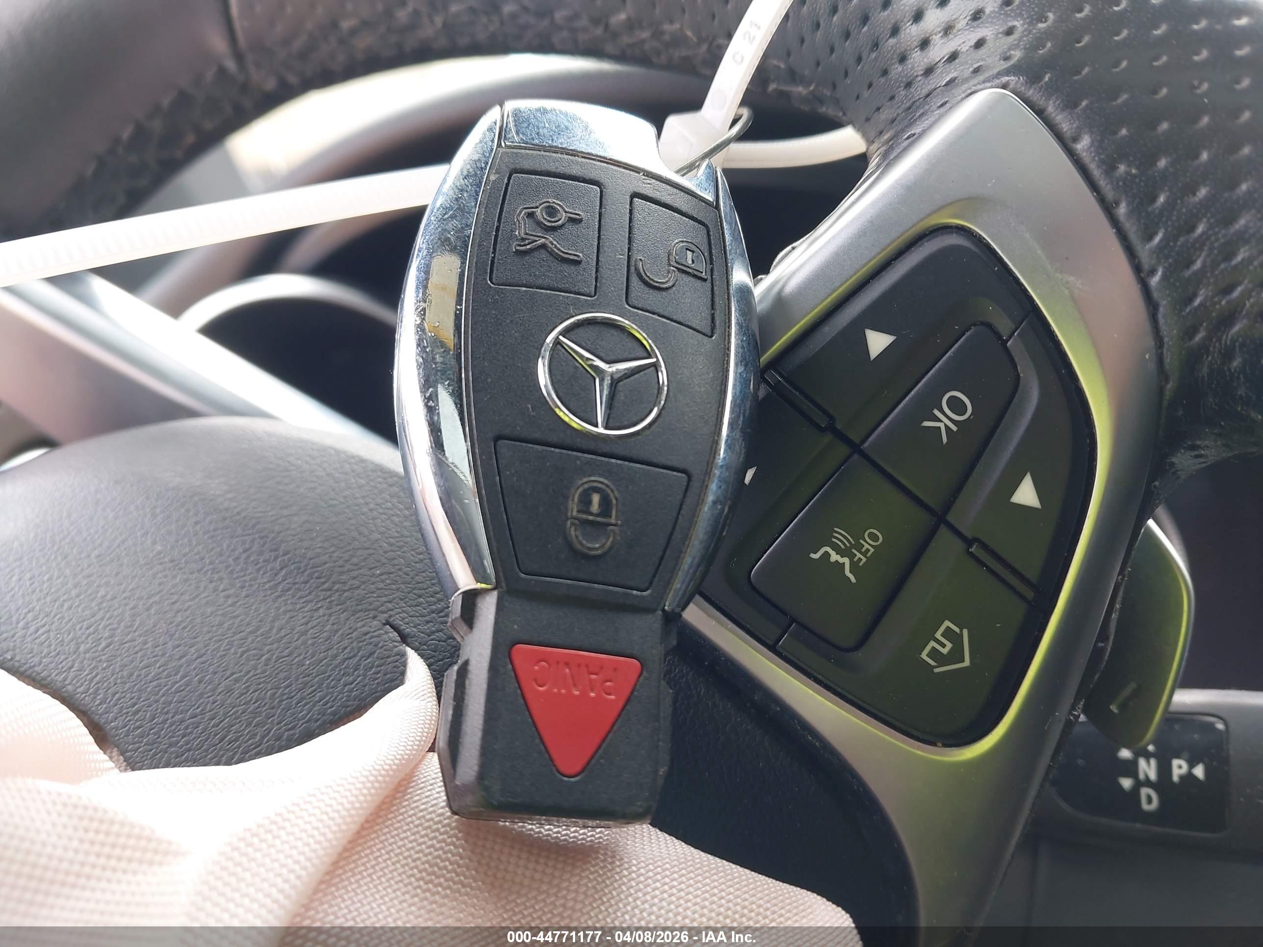 MERCEDES-BENZ GLC image 11
