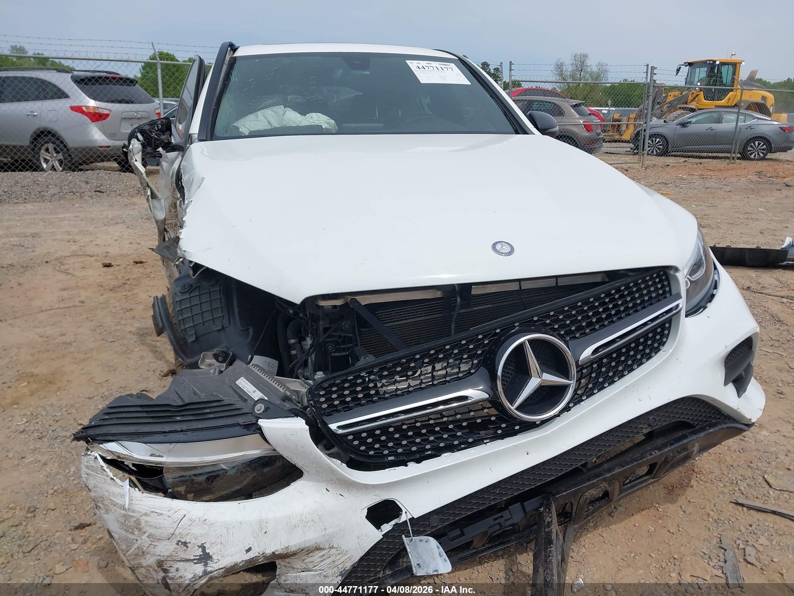 MERCEDES-BENZ GLC image 6