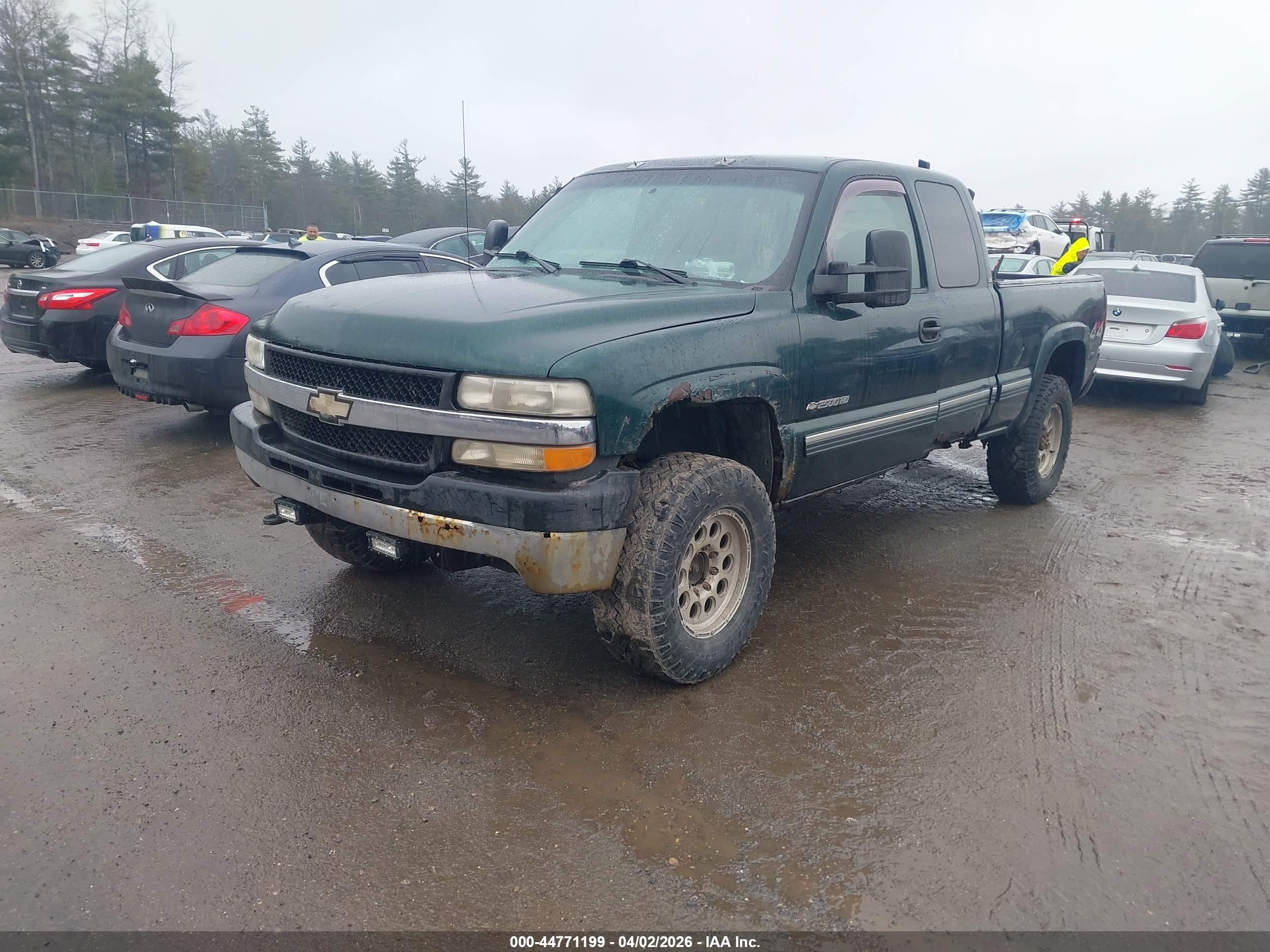 CHEVROLET SILVERADO image 2