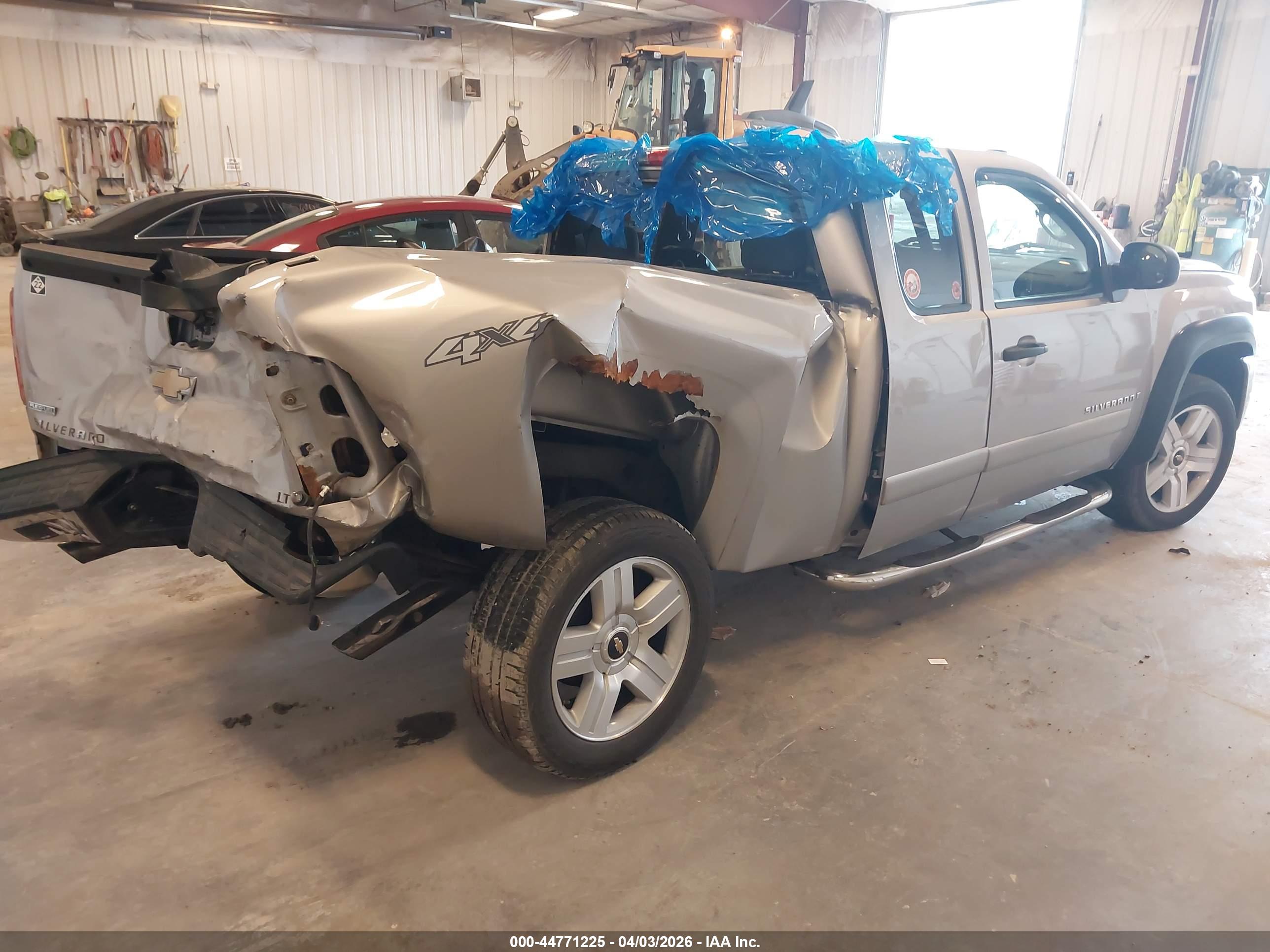 CHEVROLET SILVERADO image 4