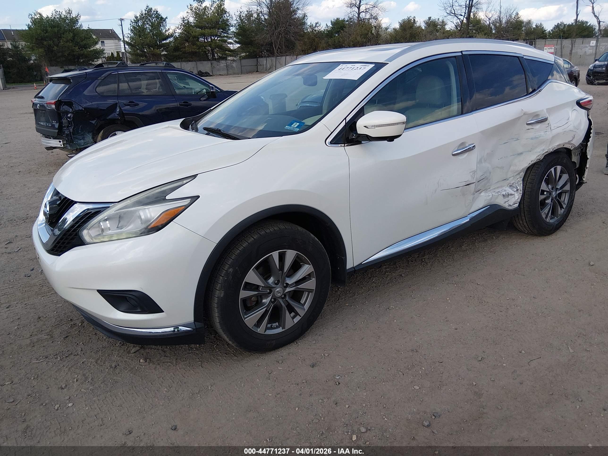 NISSAN MURANO image 2