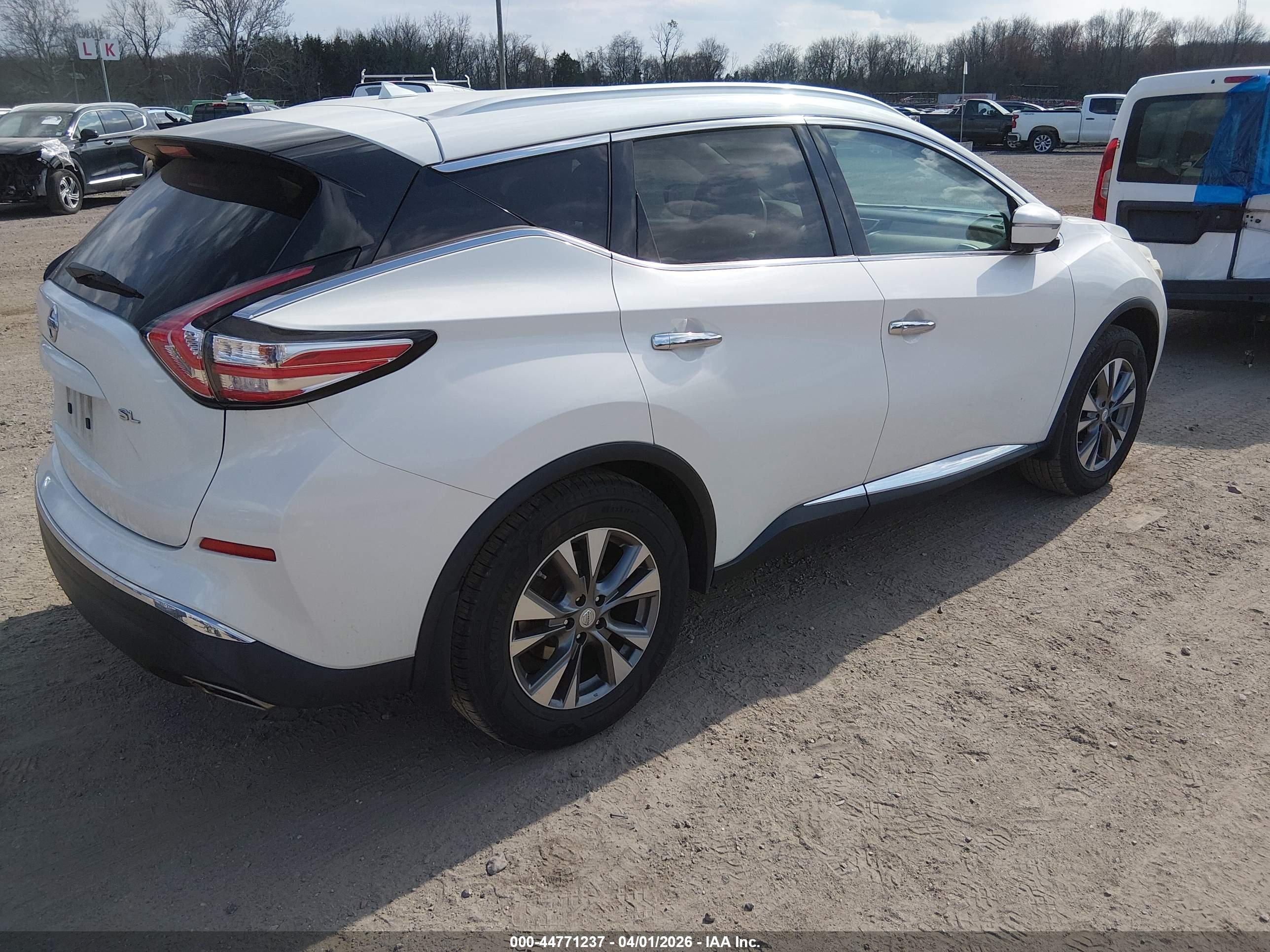 NISSAN MURANO image 4