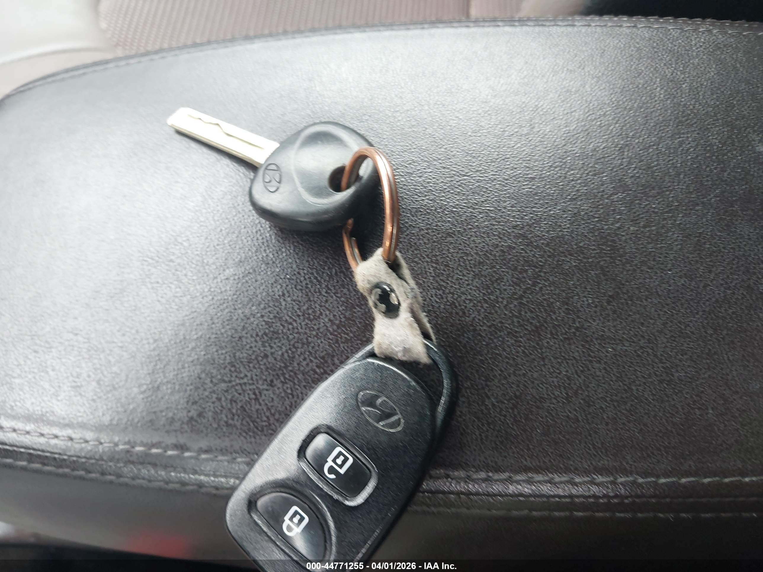 HYUNDAI TUCSON image 11
