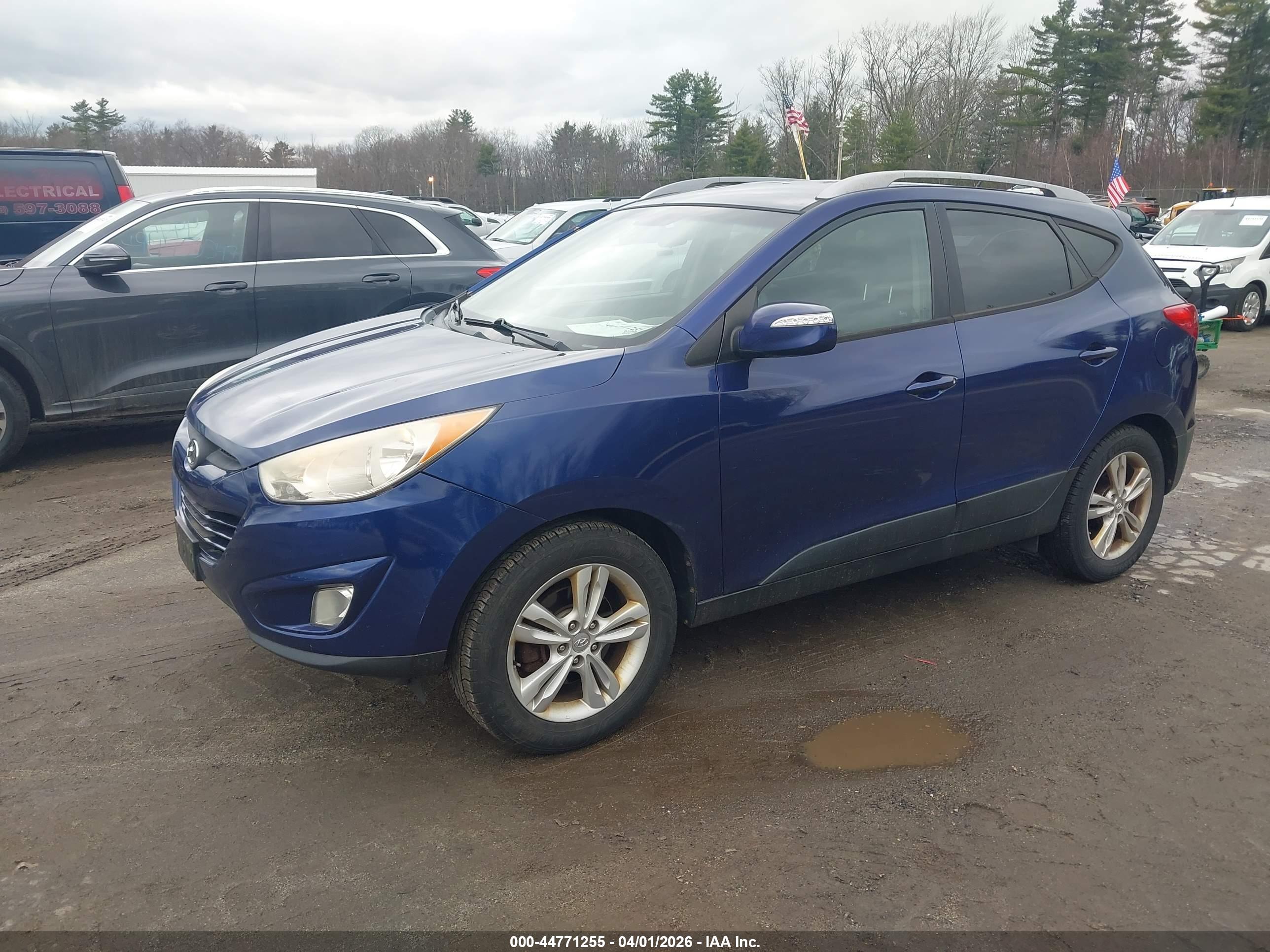 HYUNDAI TUCSON image 2