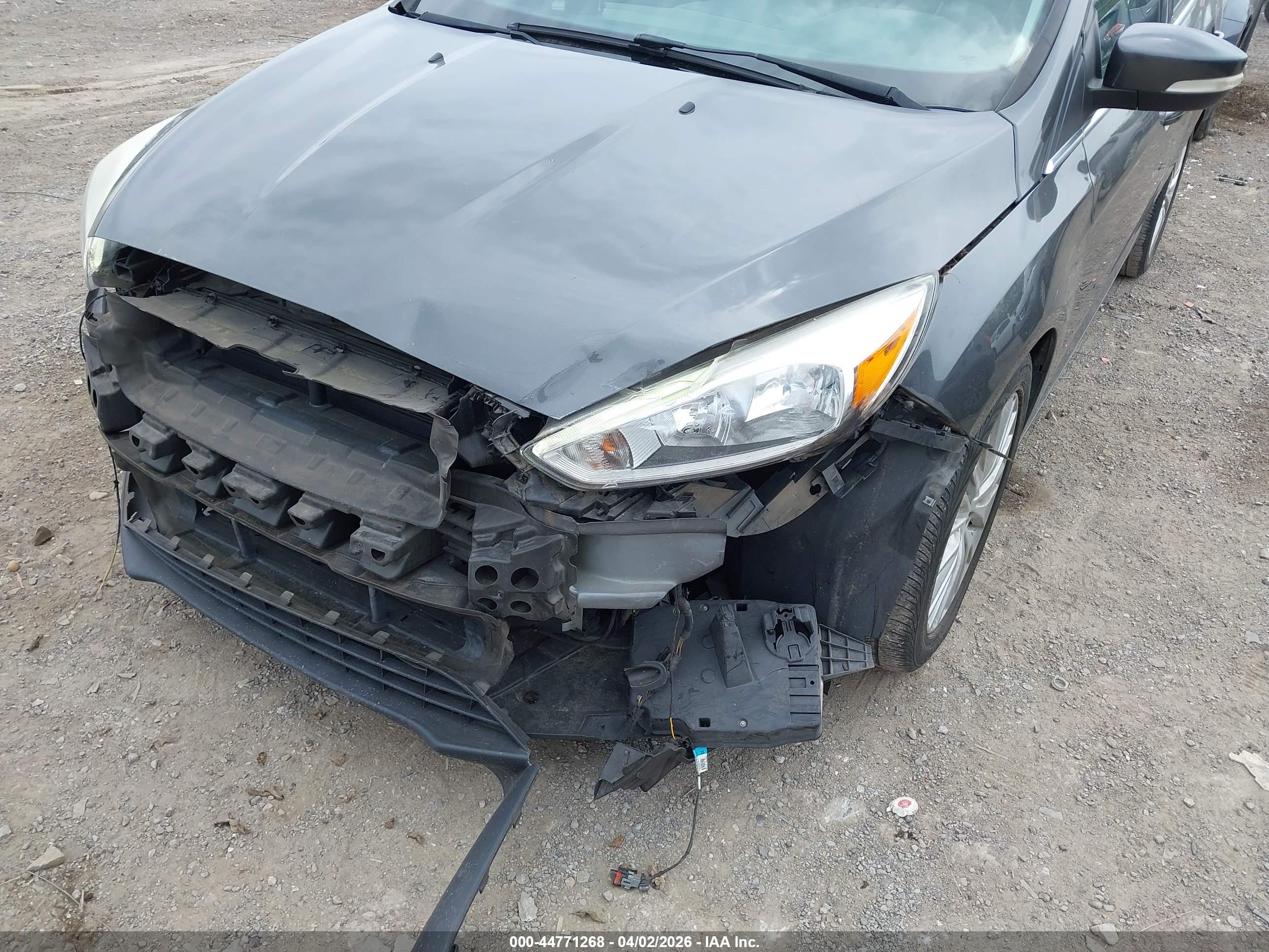 FORD FOCUS image 6