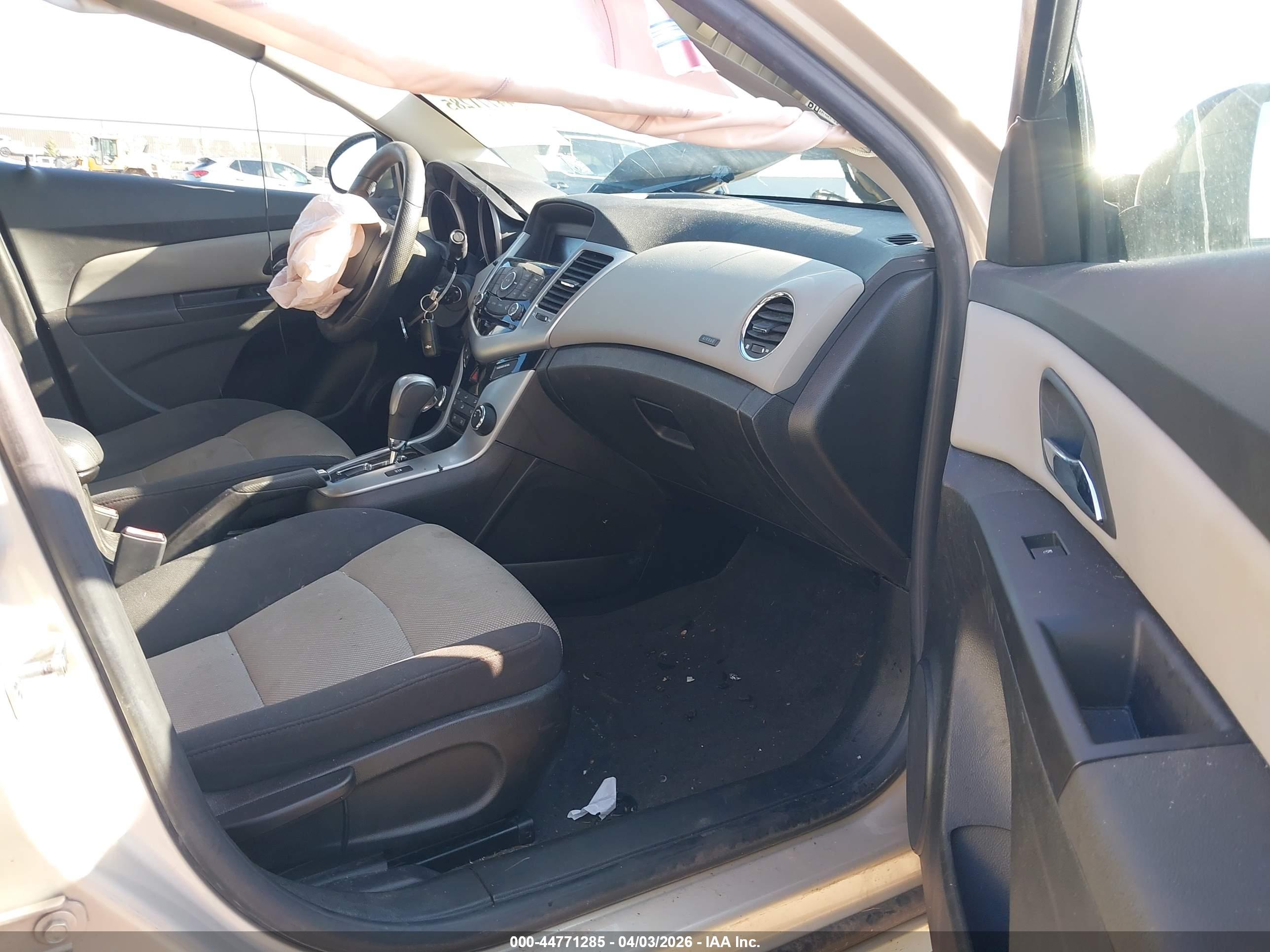 CHEVROLET CRUZE image 5
