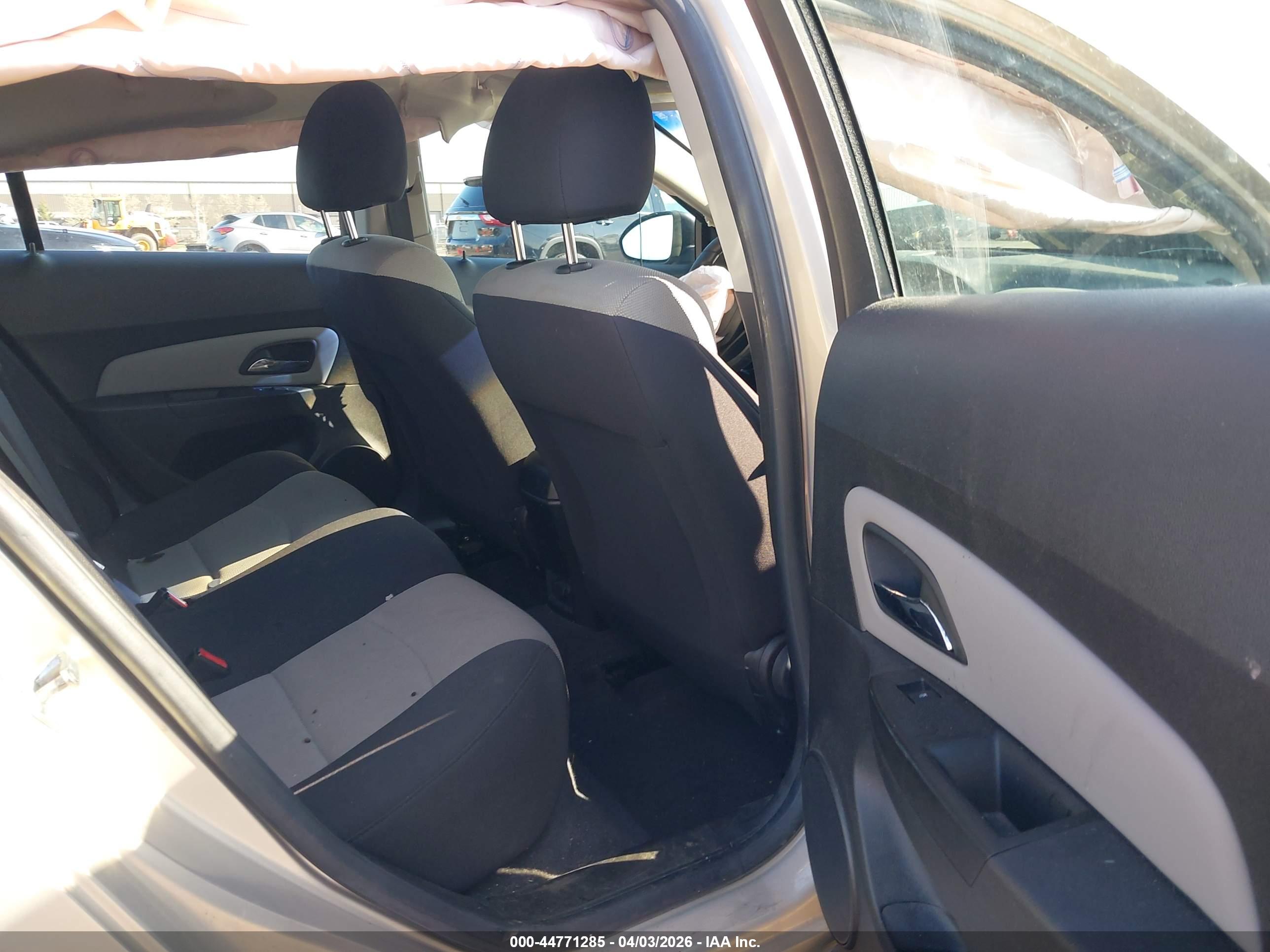 CHEVROLET CRUZE image 8