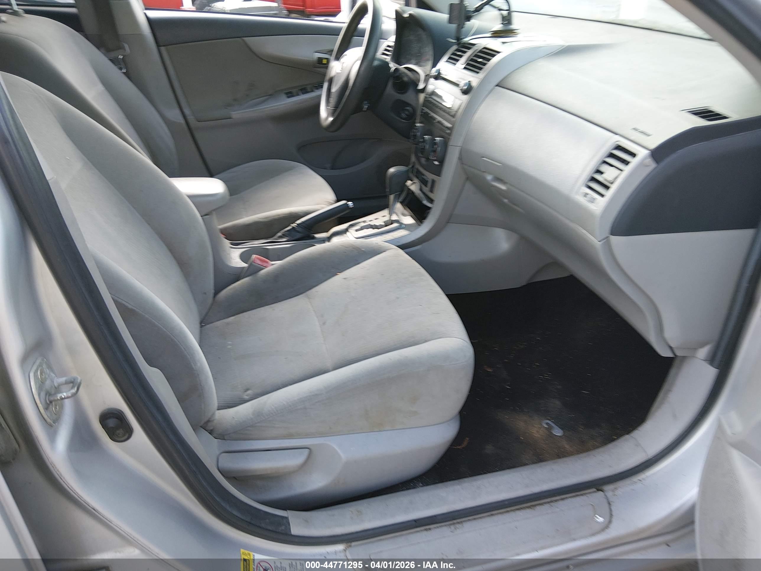 TOYOTA COROLLA image 5