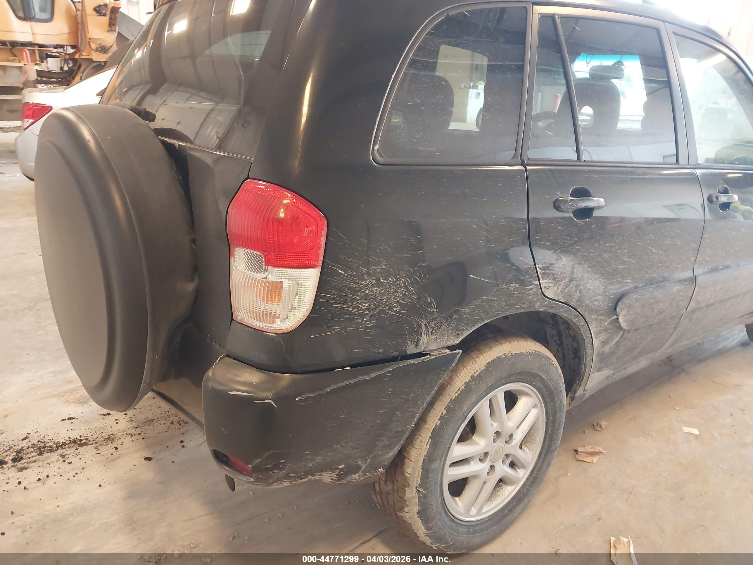 TOYOTA RAV4 image 6