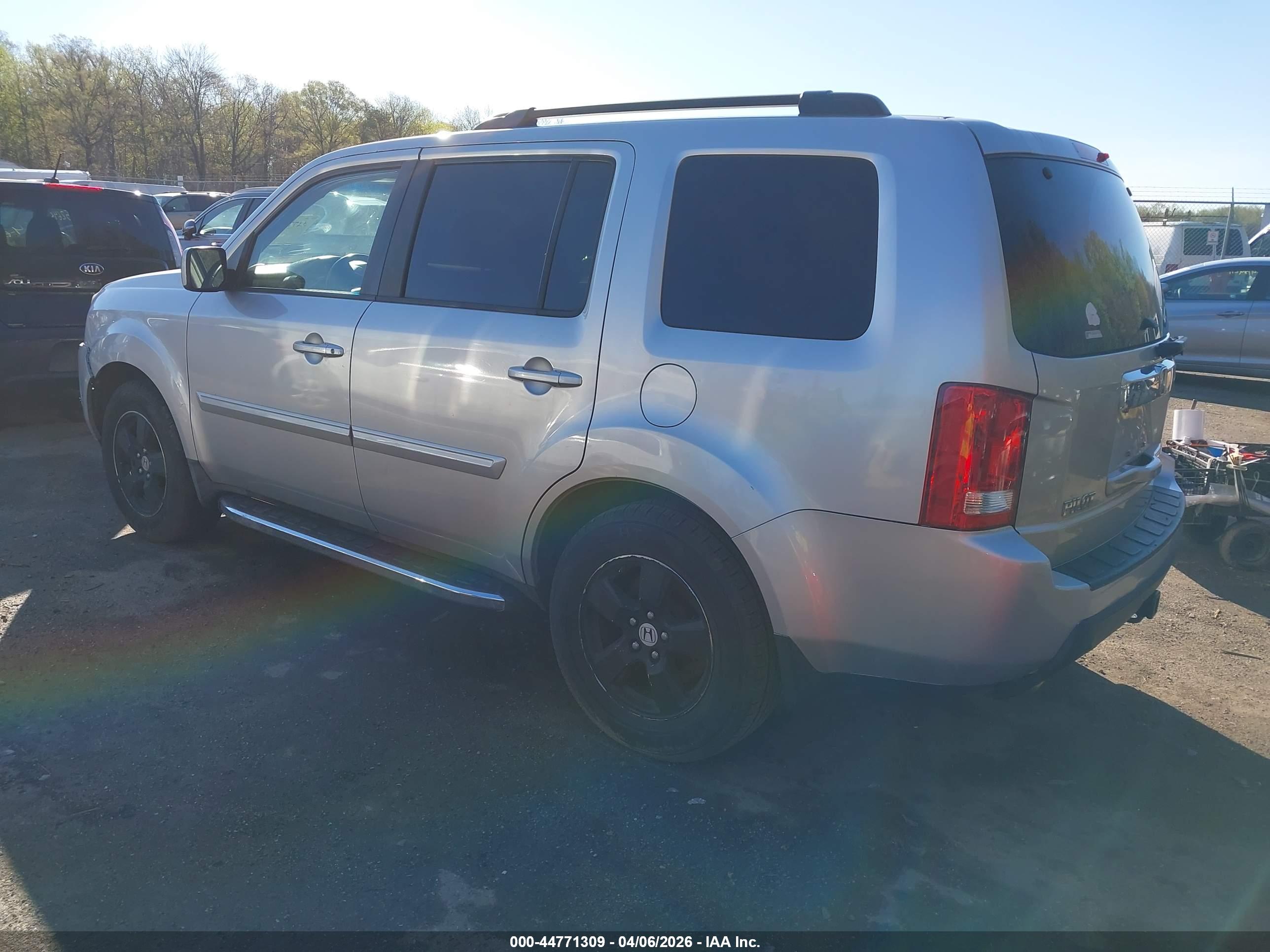 HONDA PILOT image 3