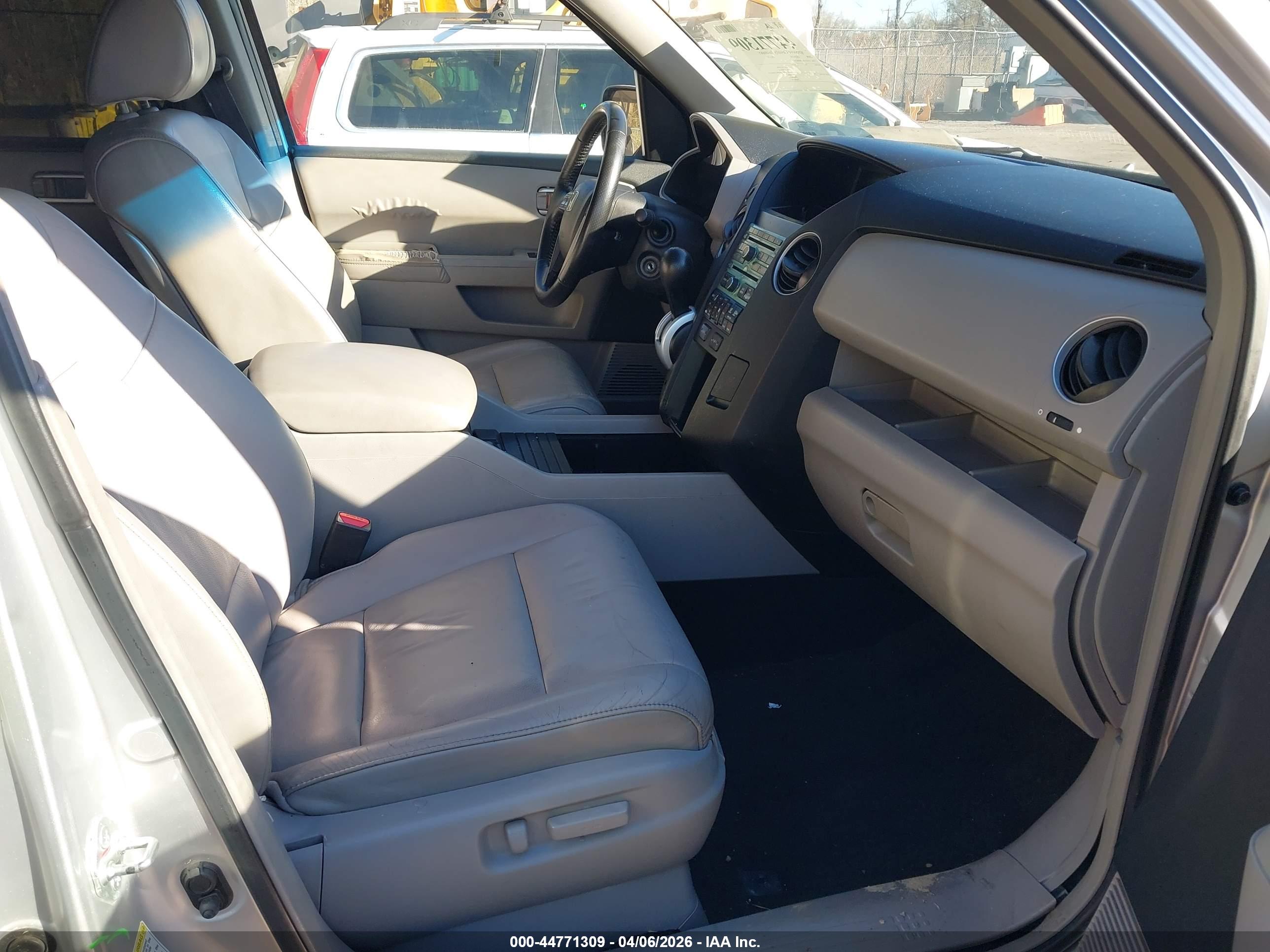 HONDA PILOT image 5