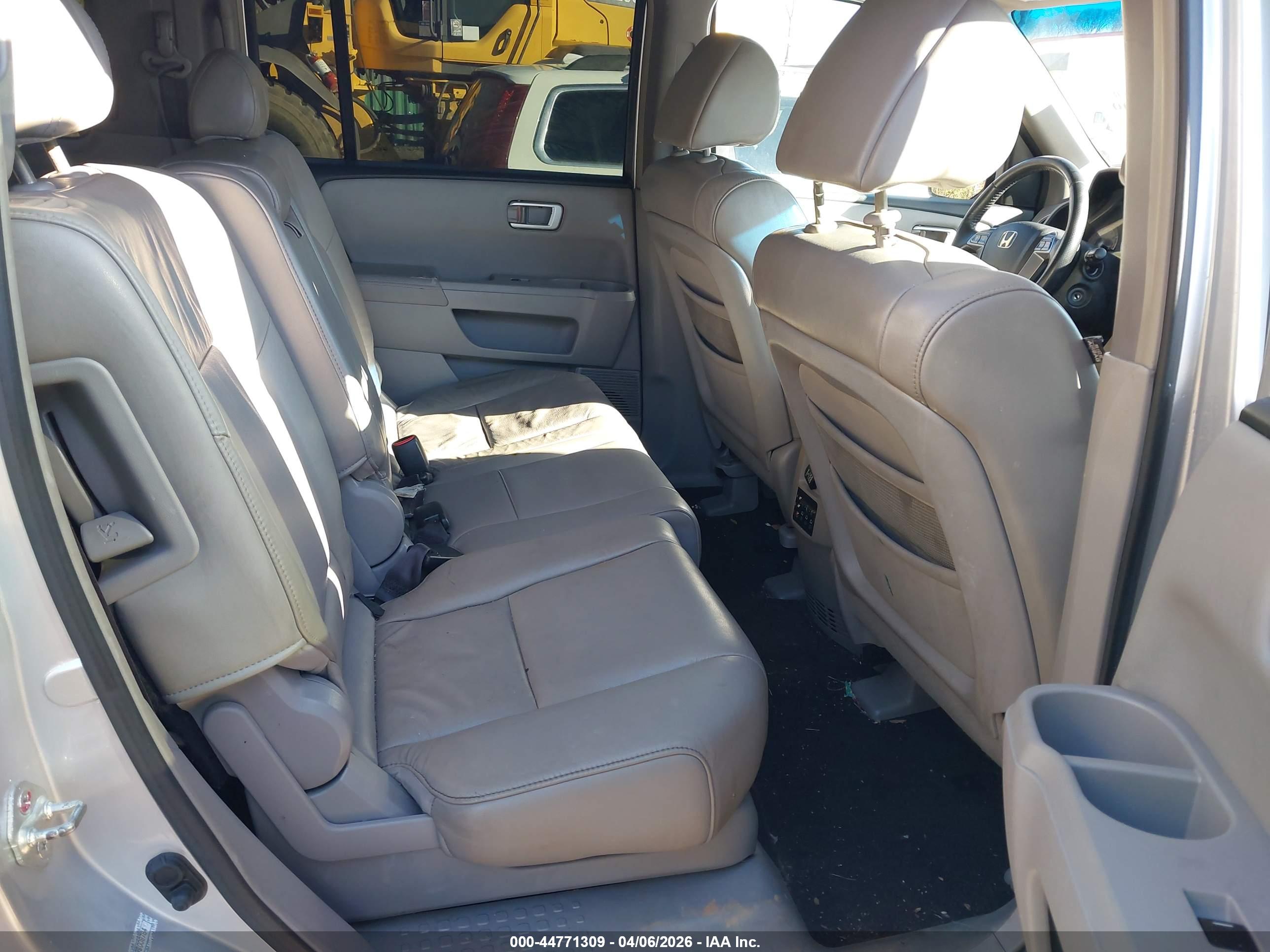 HONDA PILOT image 8