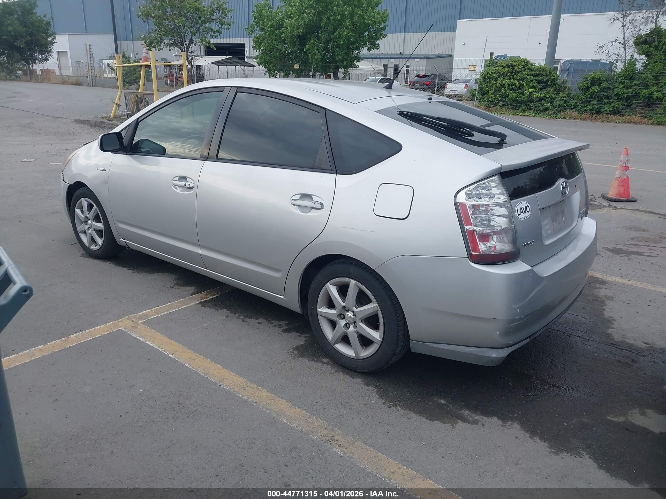 TOYOTA PRIUS image 3