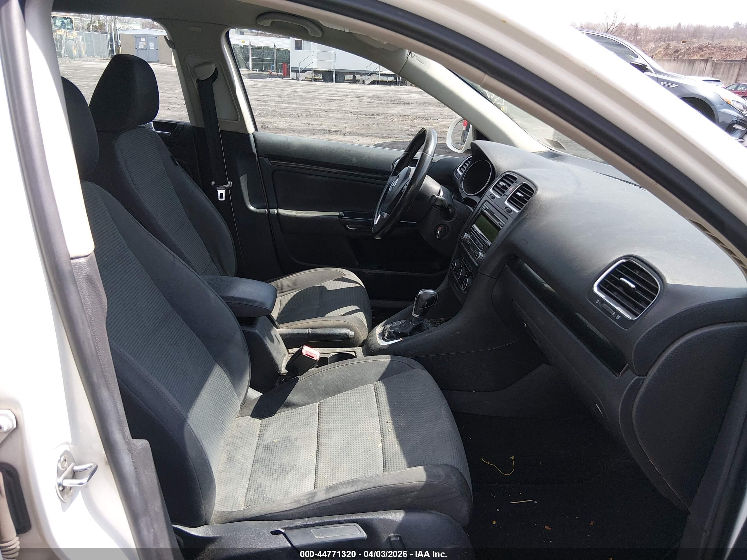 VOLKSWAGEN JETTA image 5