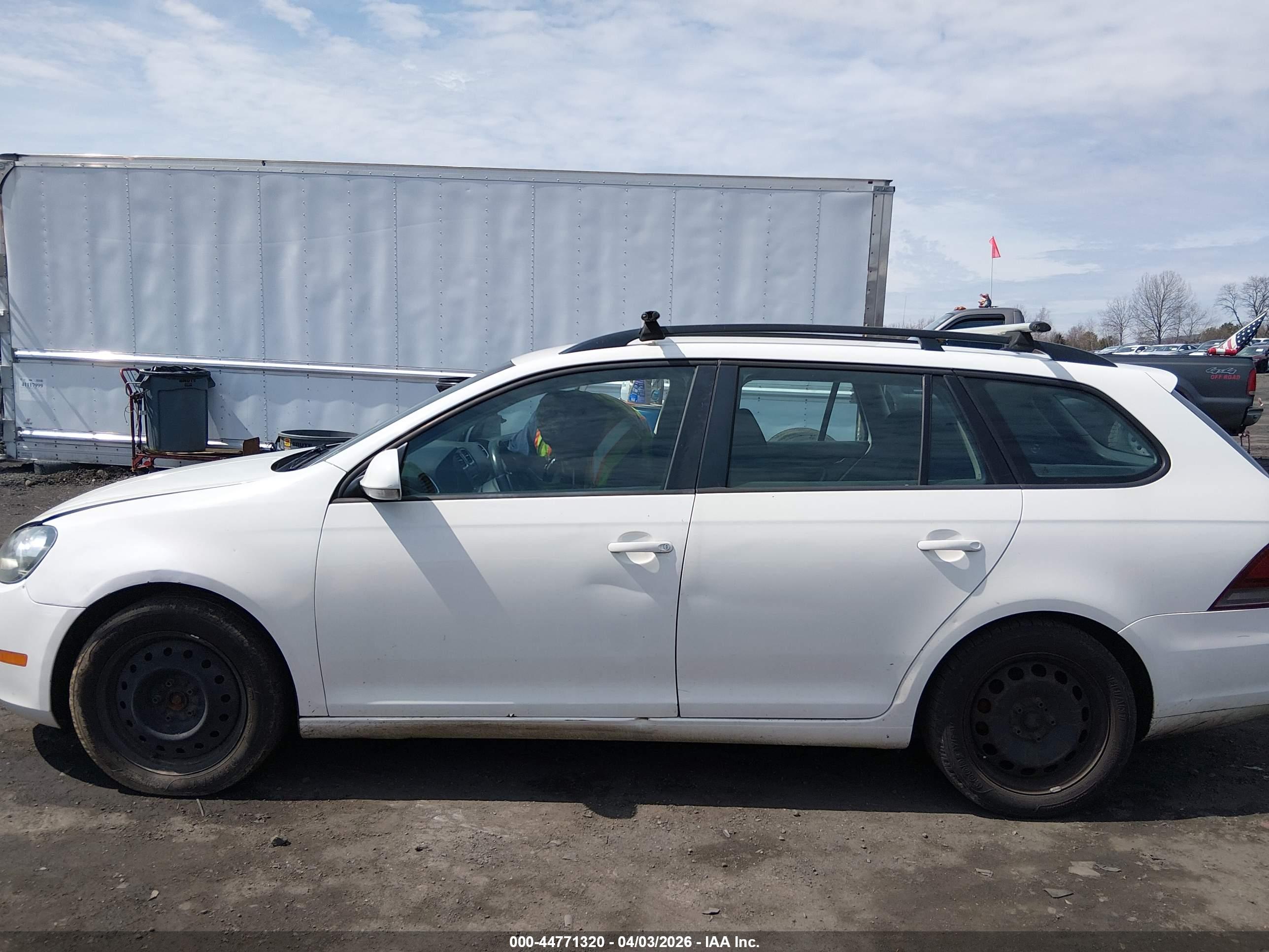 VOLKSWAGEN JETTA image 6