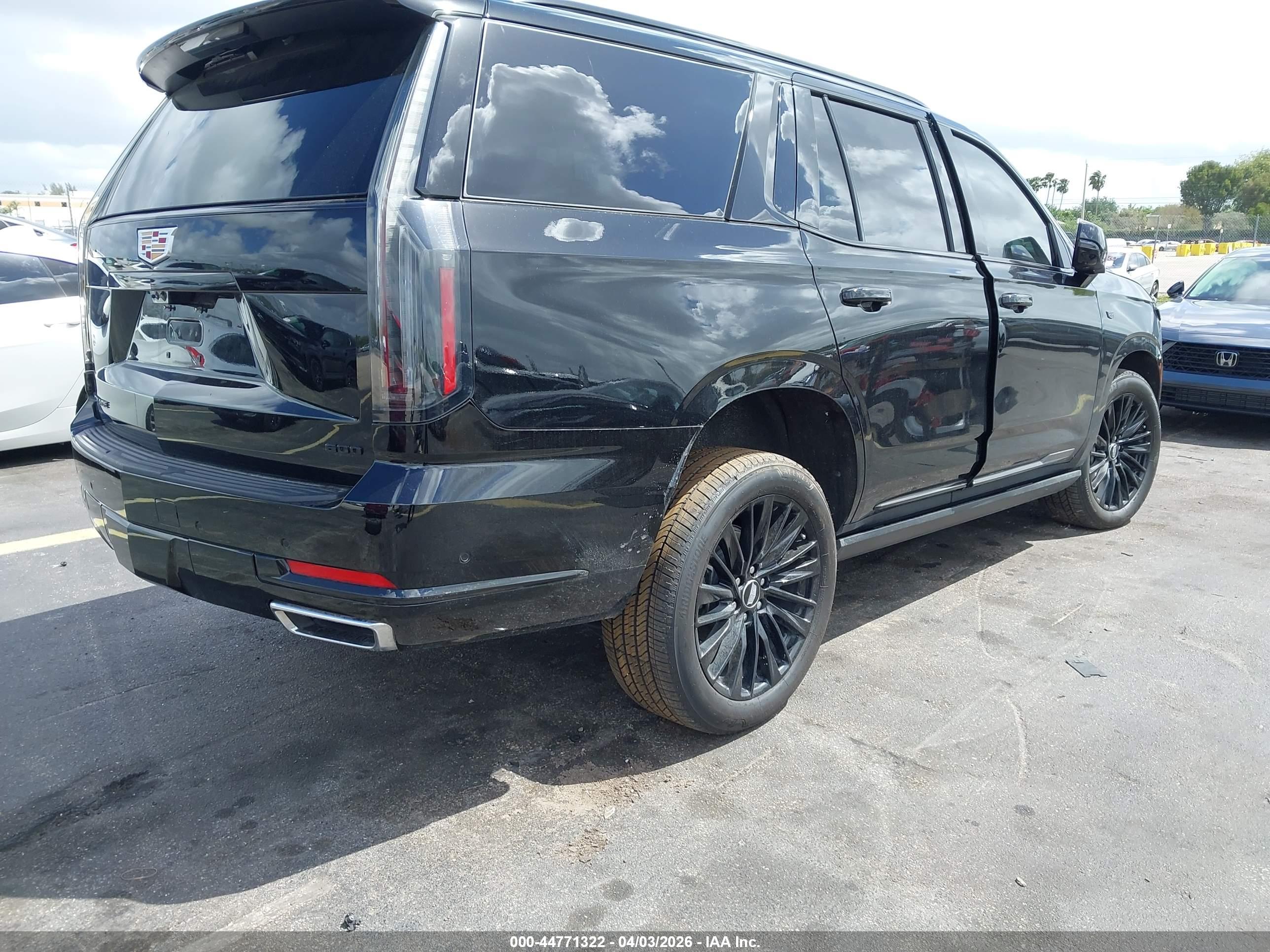 CADILLAC ESCALADE image 4