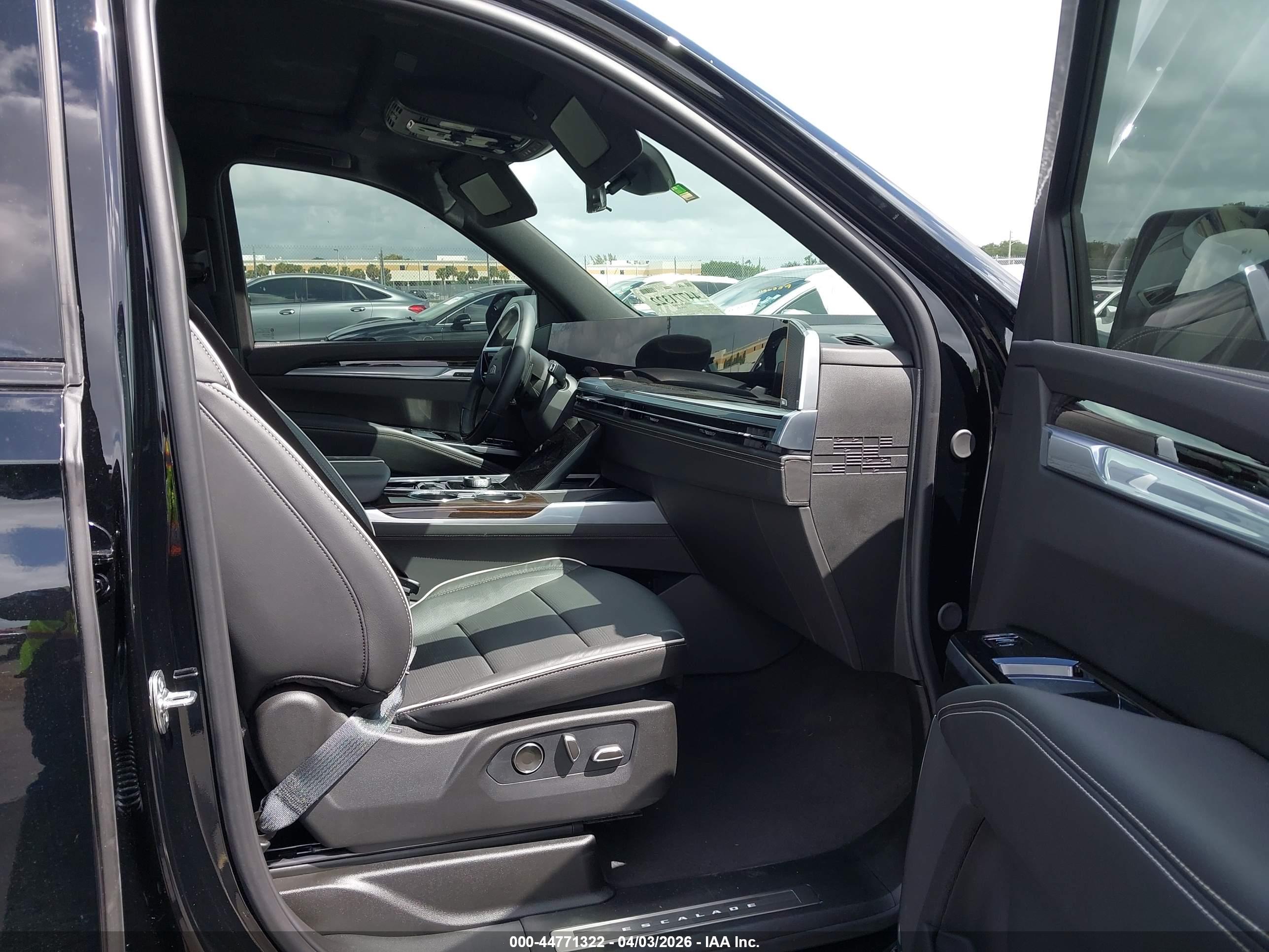 CADILLAC ESCALADE image 5