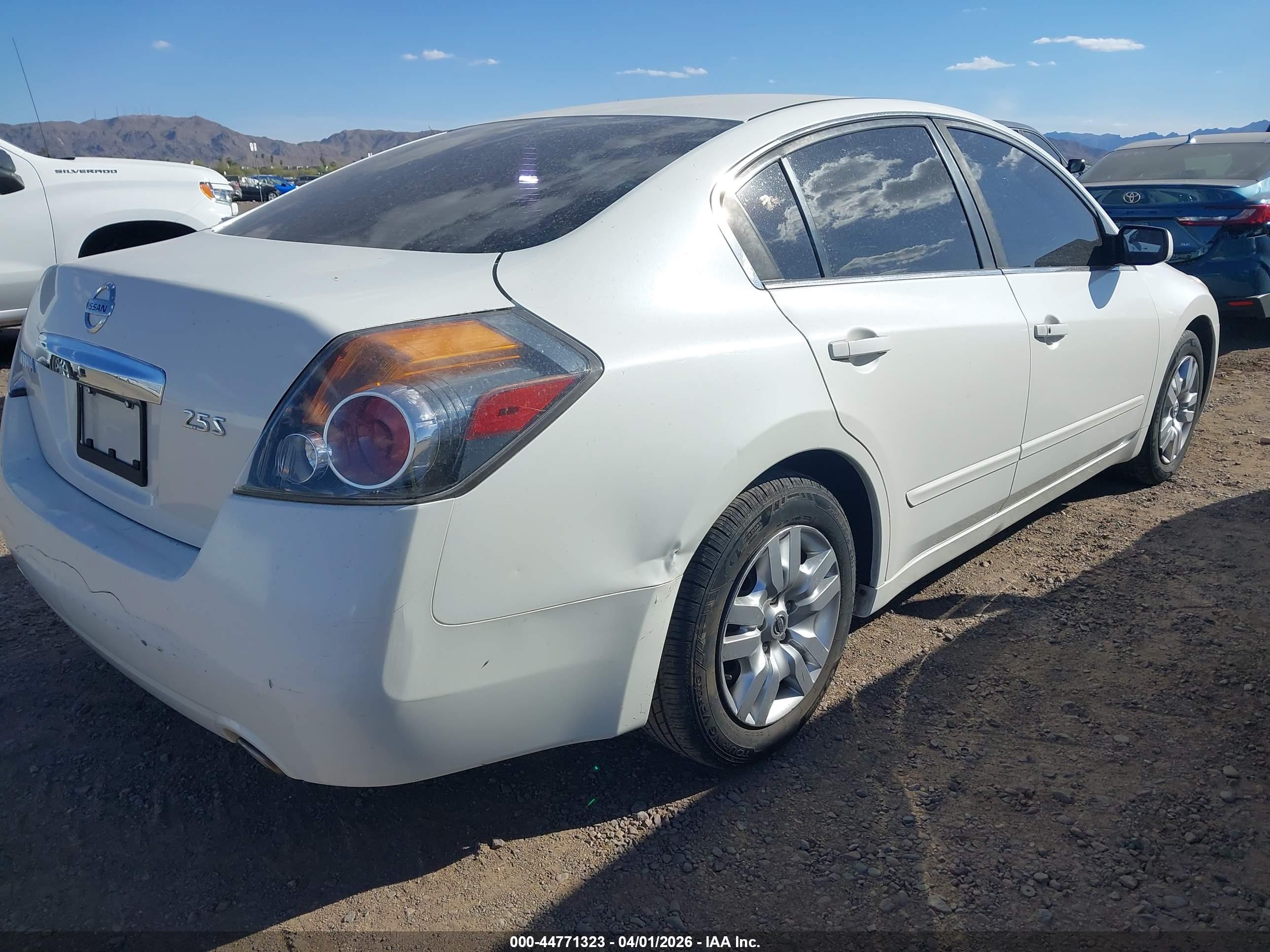 NISSAN ALTIMA image 4
