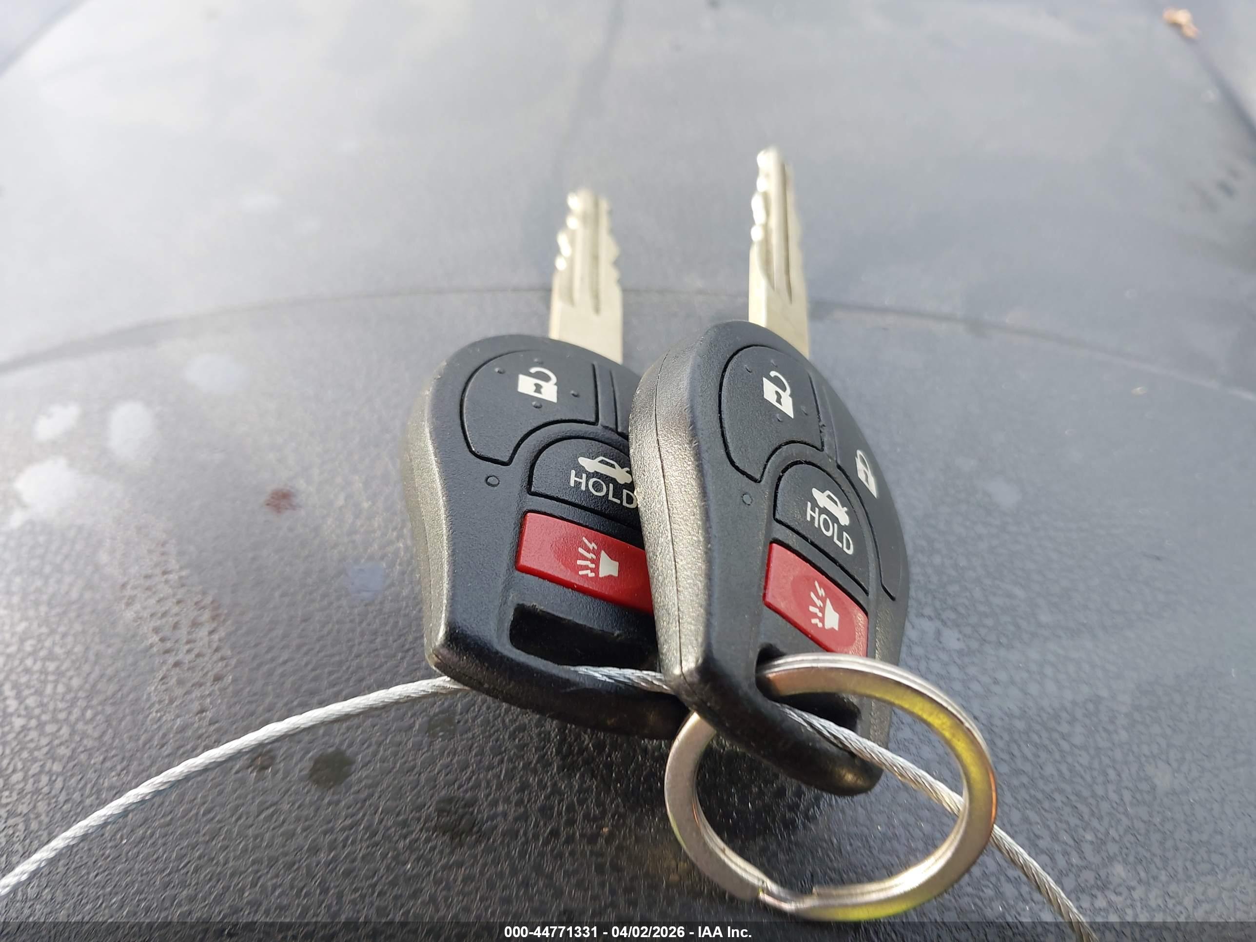 NISSAN VERSA image 11