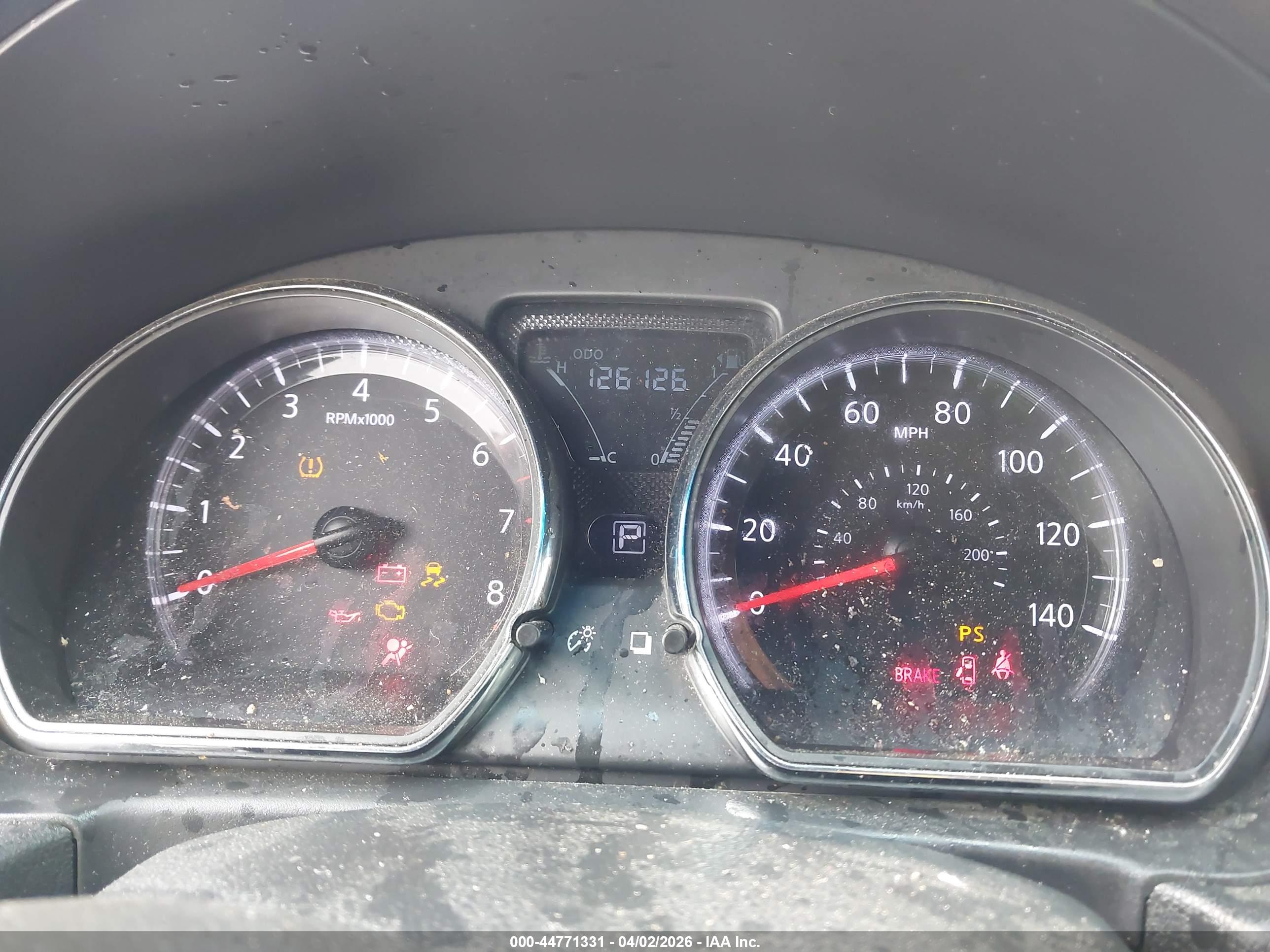NISSAN VERSA image 7