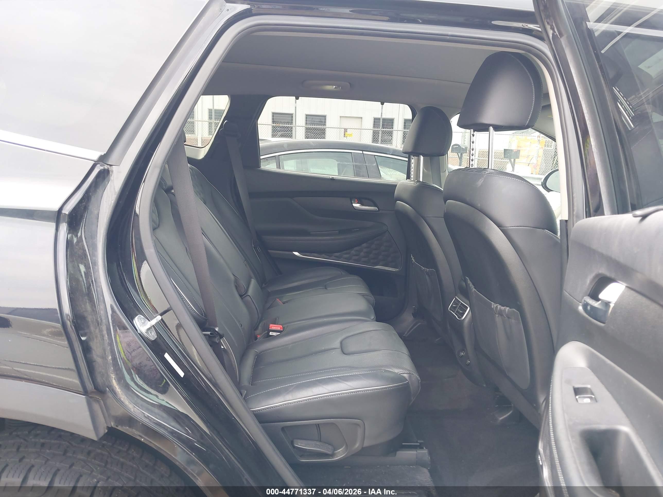 HYUNDAI SANTA image 8