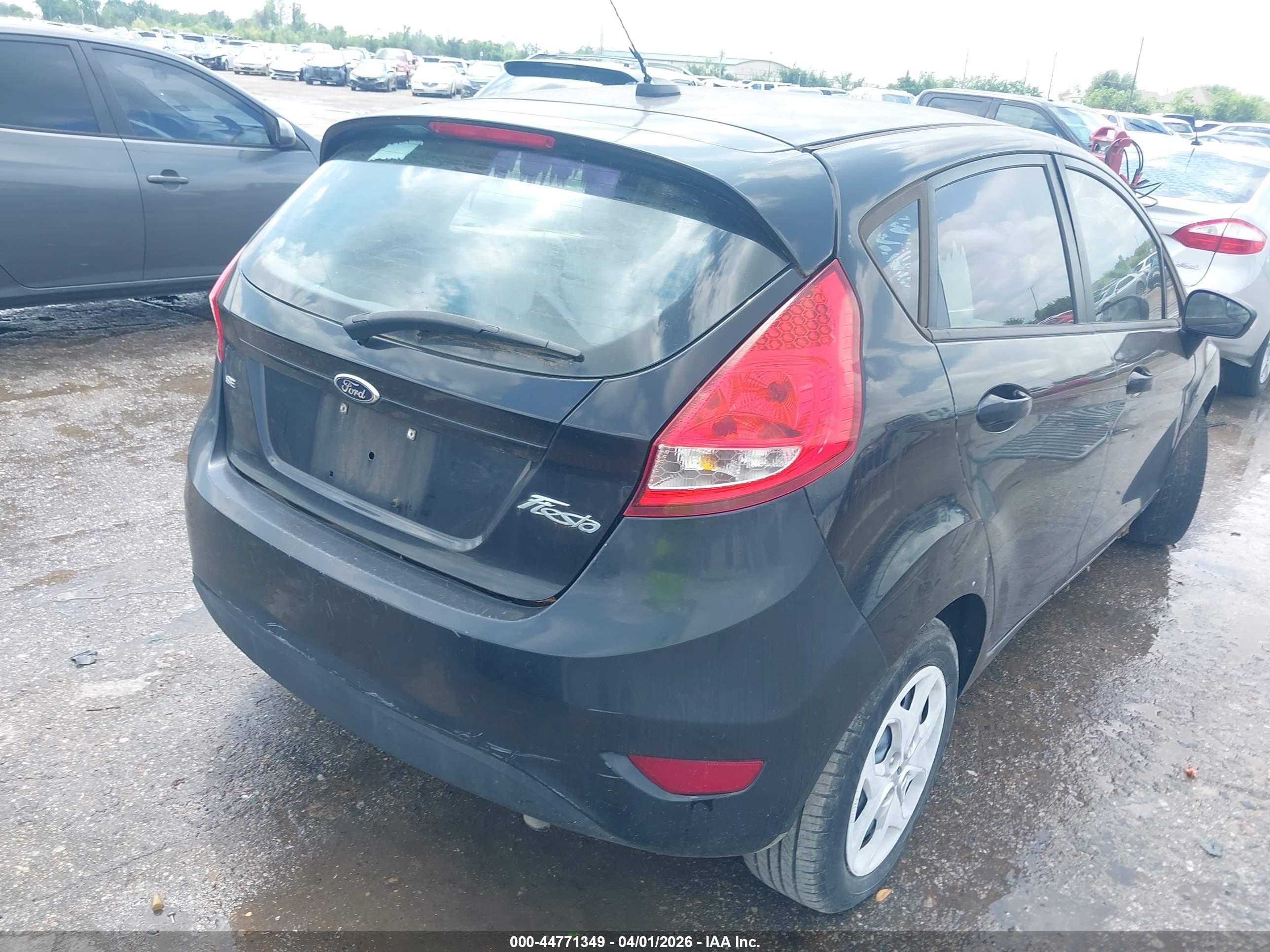 FORD FIESTA image 4