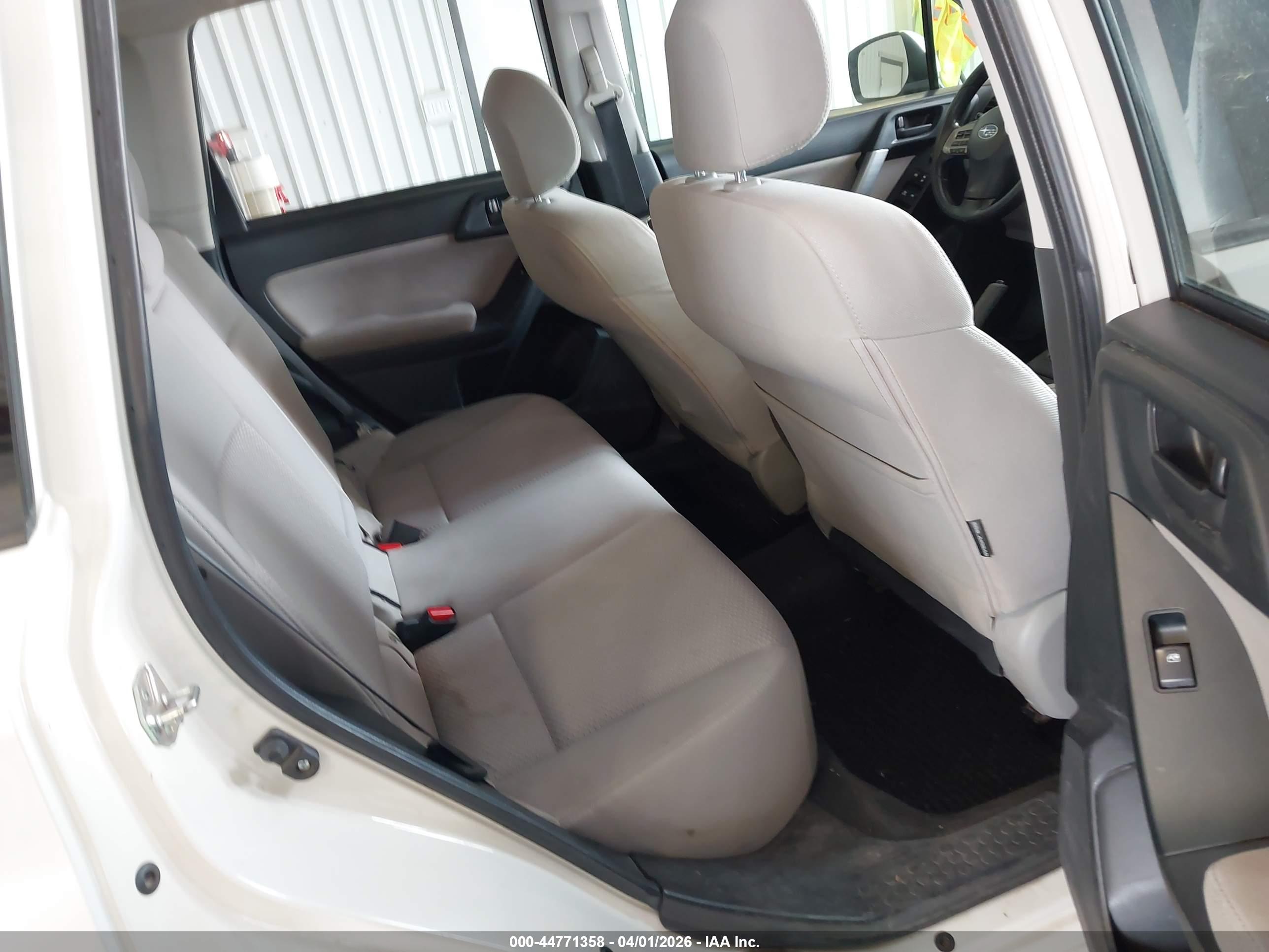 SUBARU FORESTER image 8