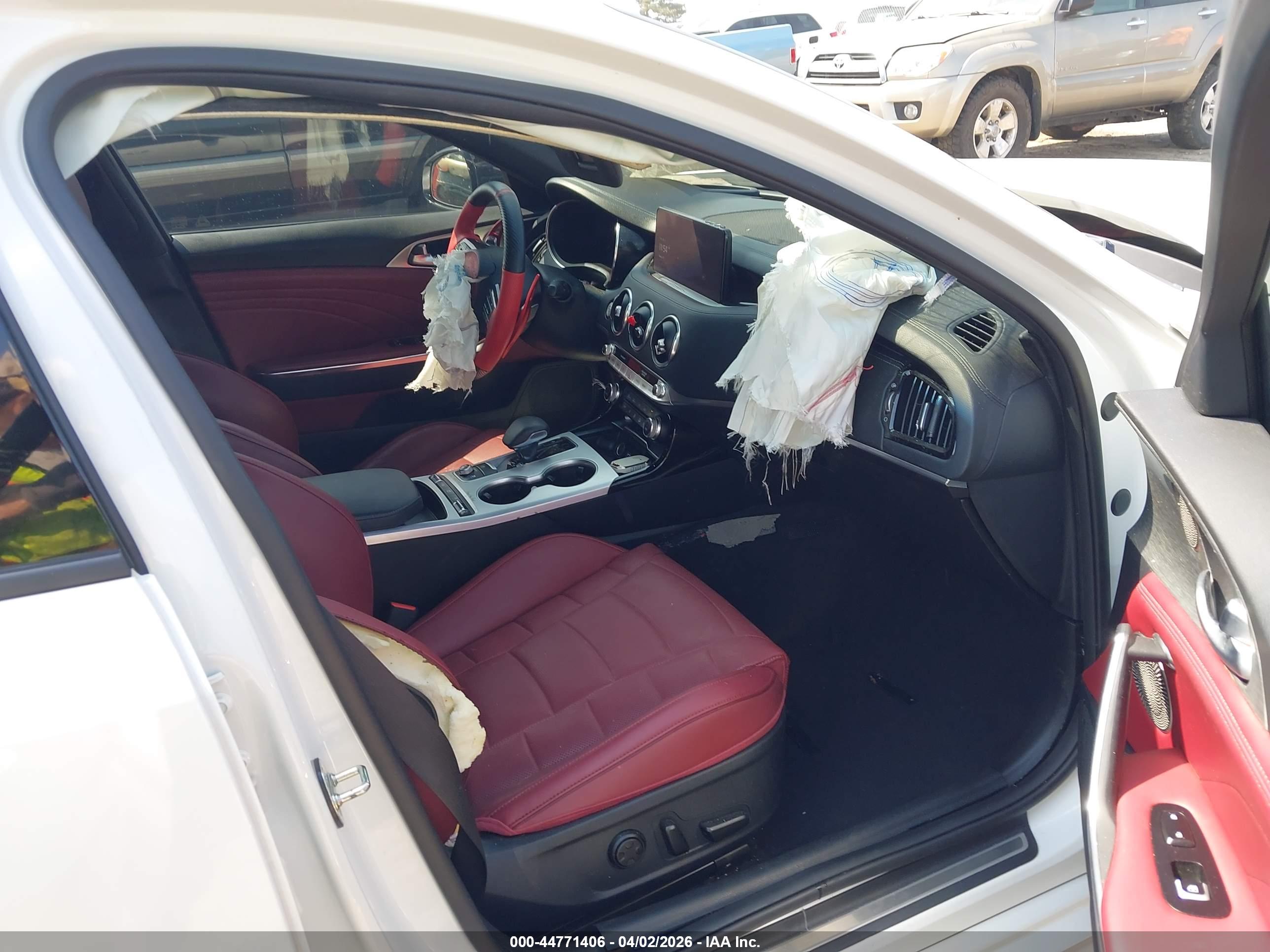KIA STINGER image 5