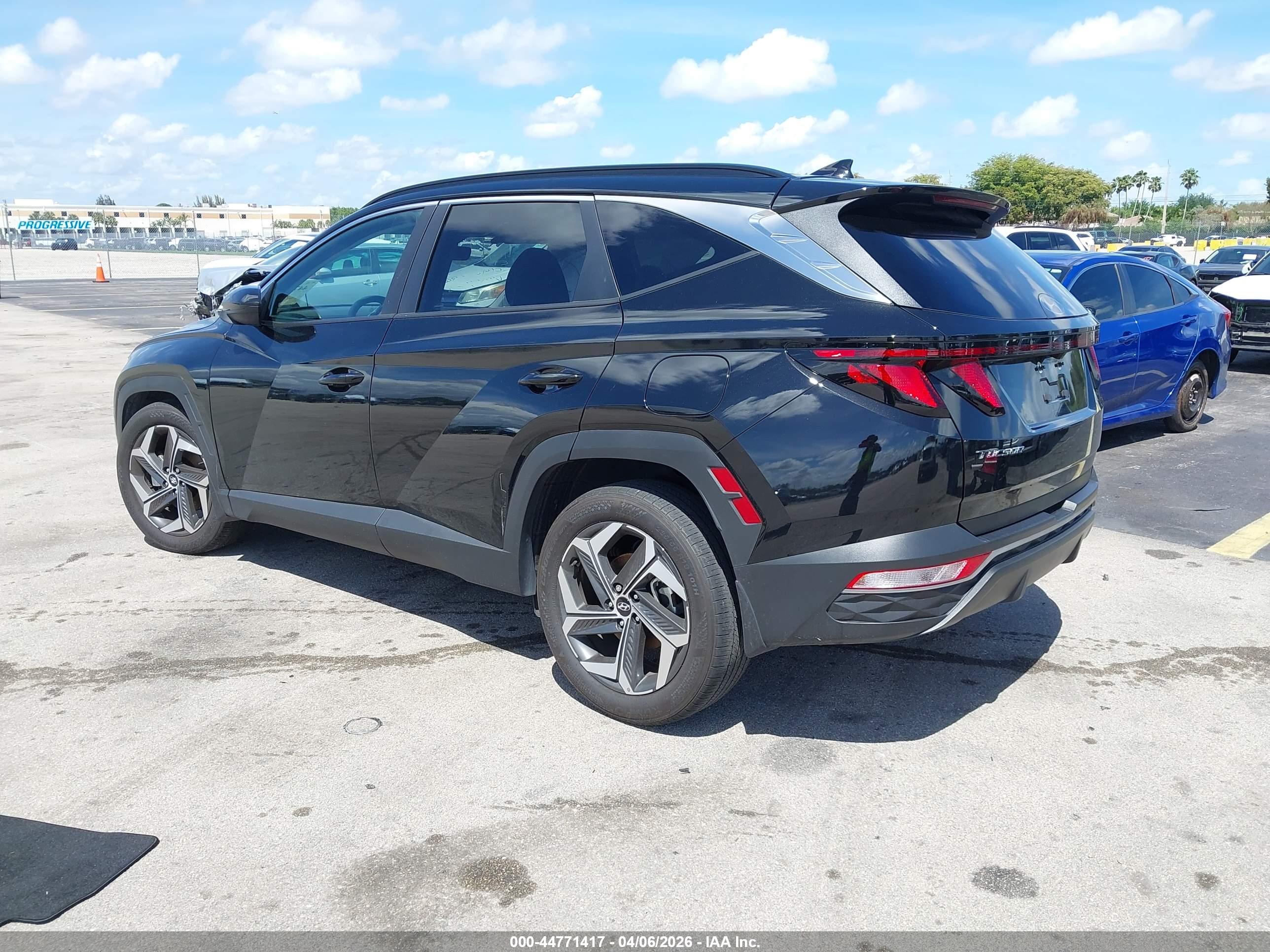 HYUNDAI TUCSON image 3