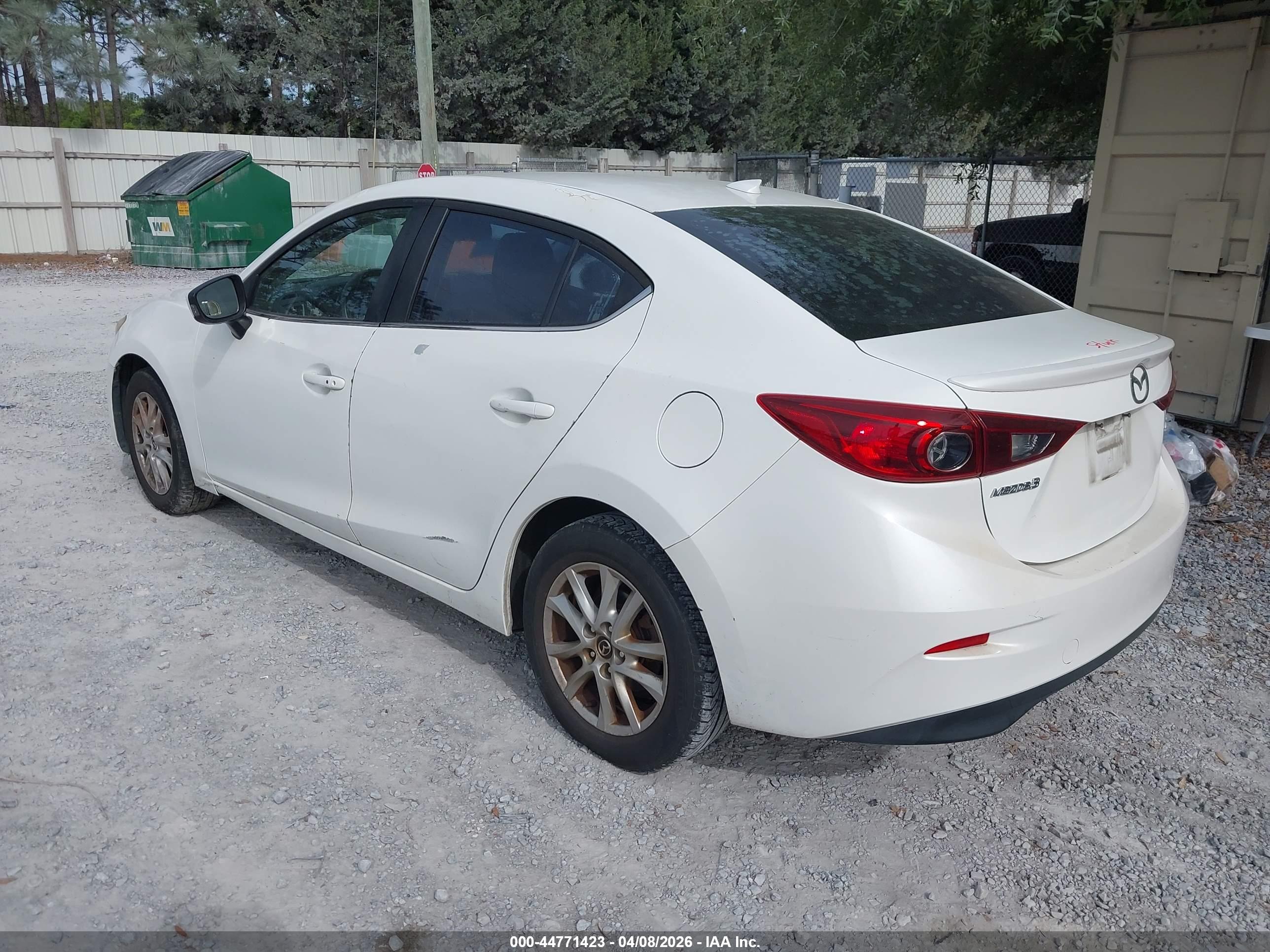 MAZDA MAZDA3 image 3