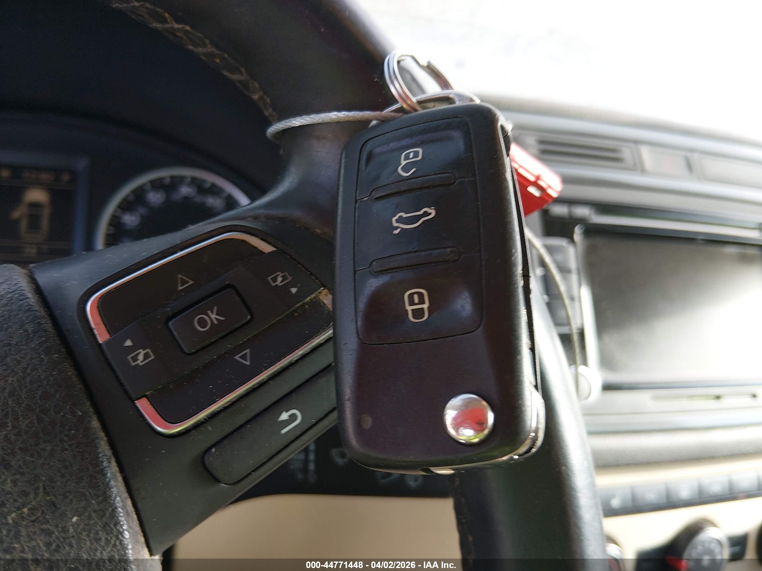 VOLKSWAGEN TIGUAN image 11