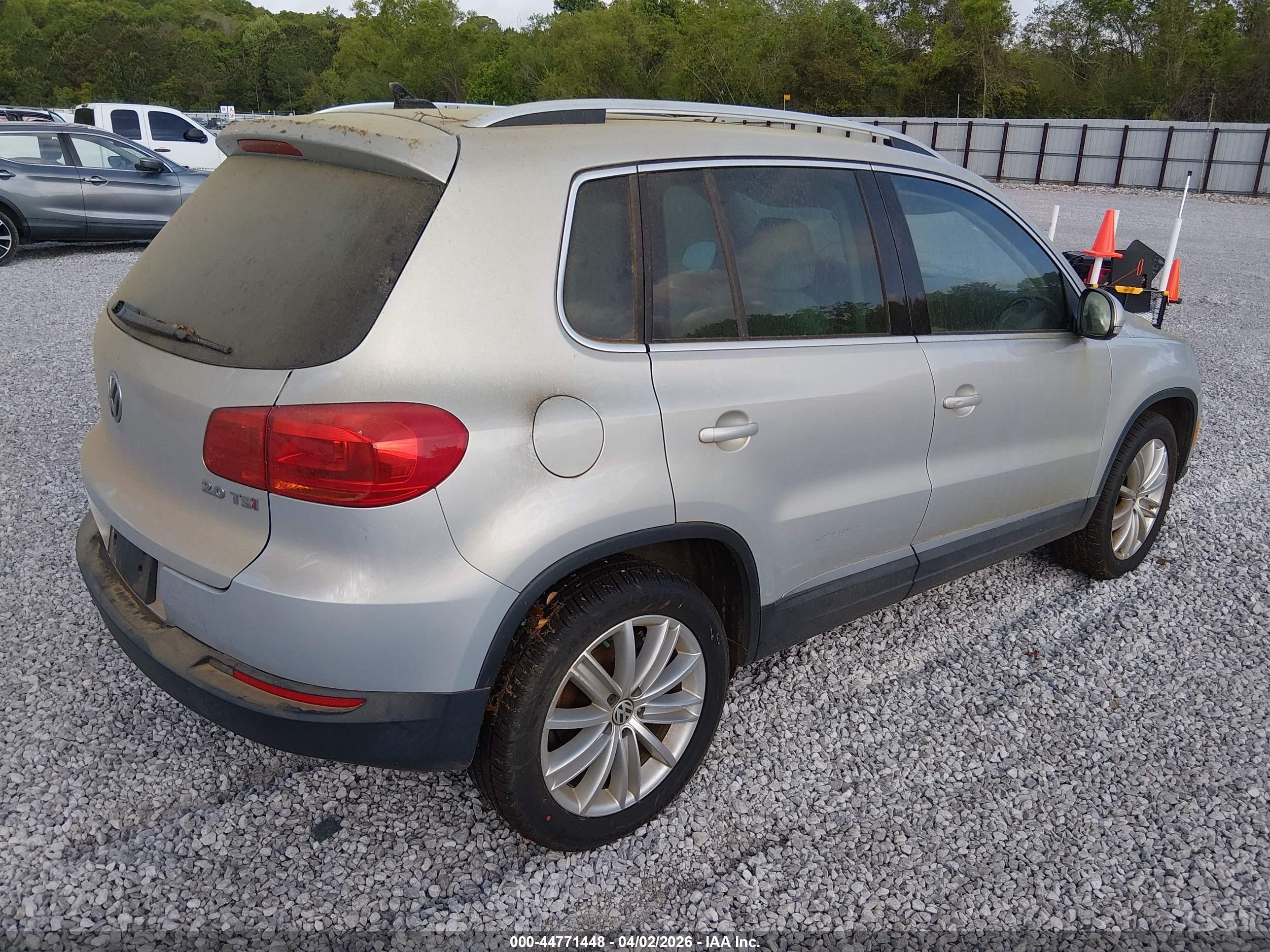VOLKSWAGEN TIGUAN image 4