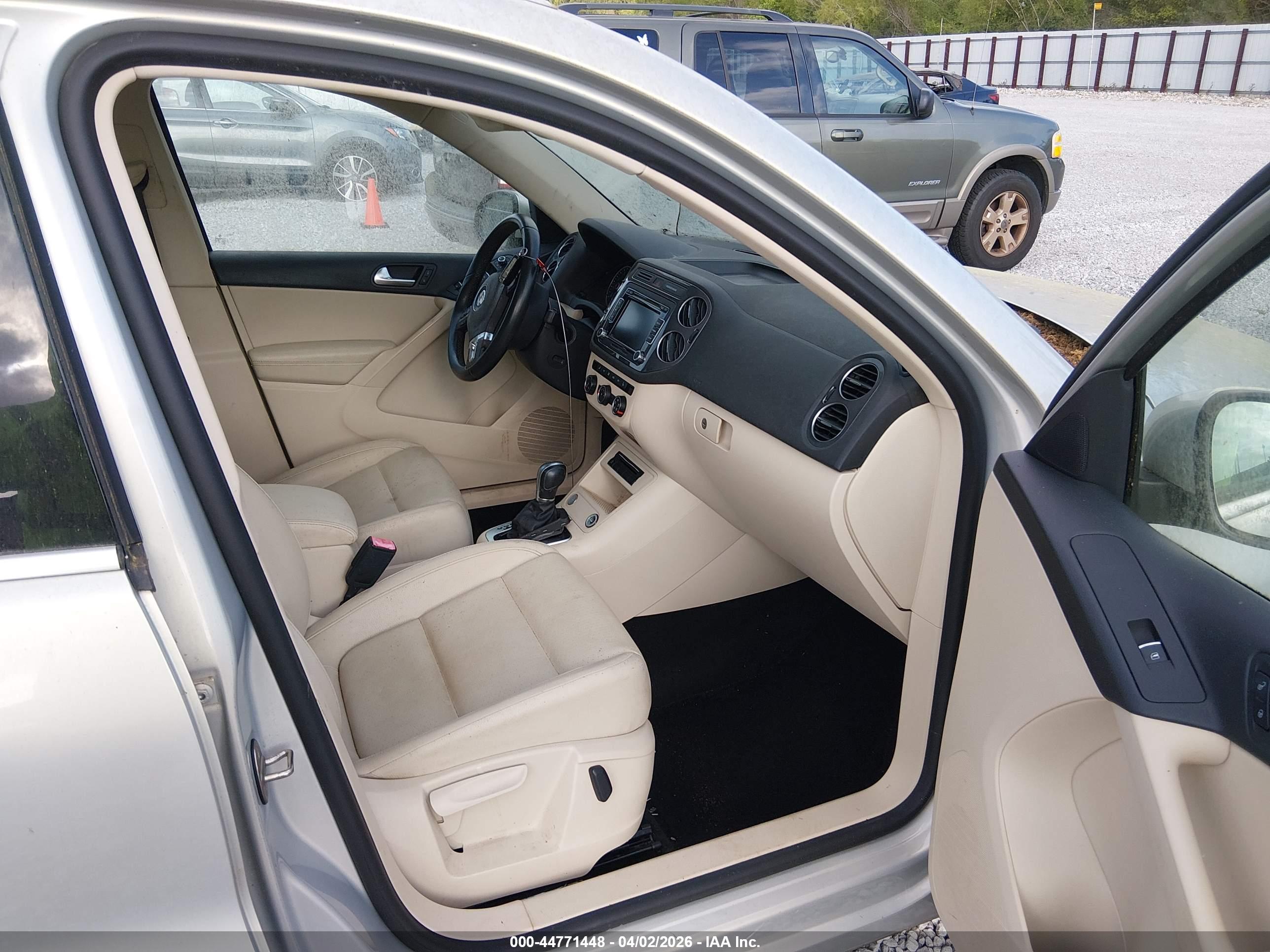 VOLKSWAGEN TIGUAN image 5