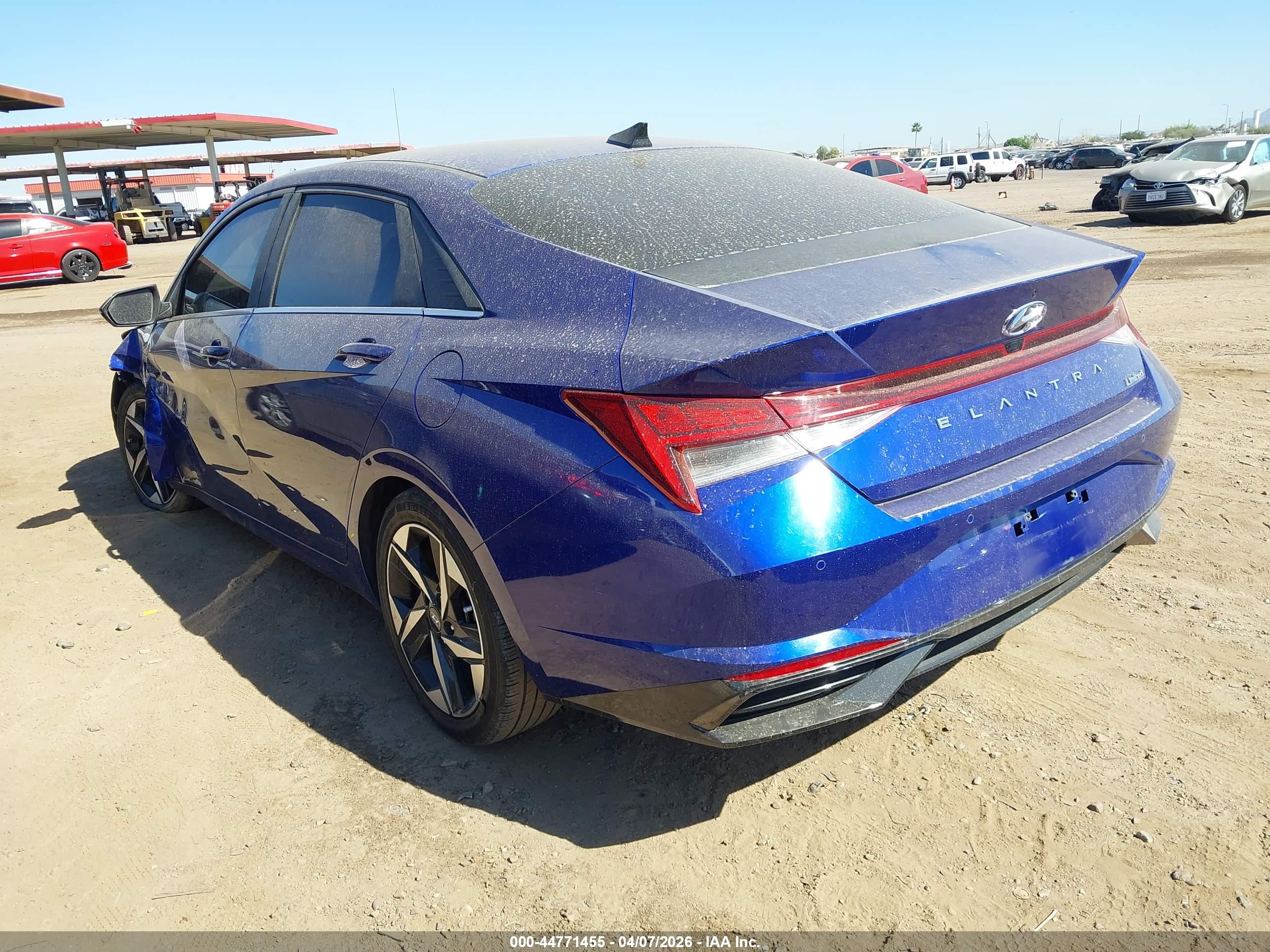 HYUNDAI ELANTRA image 3