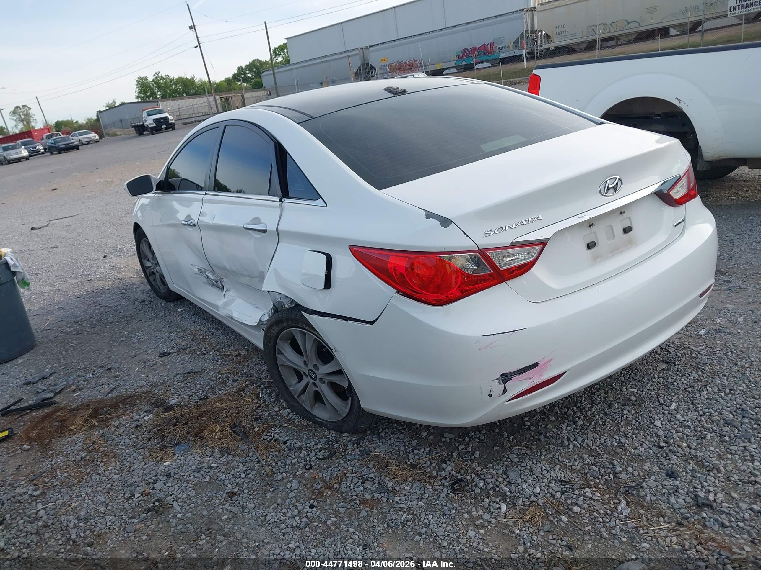 HYUNDAI SONATA image 3