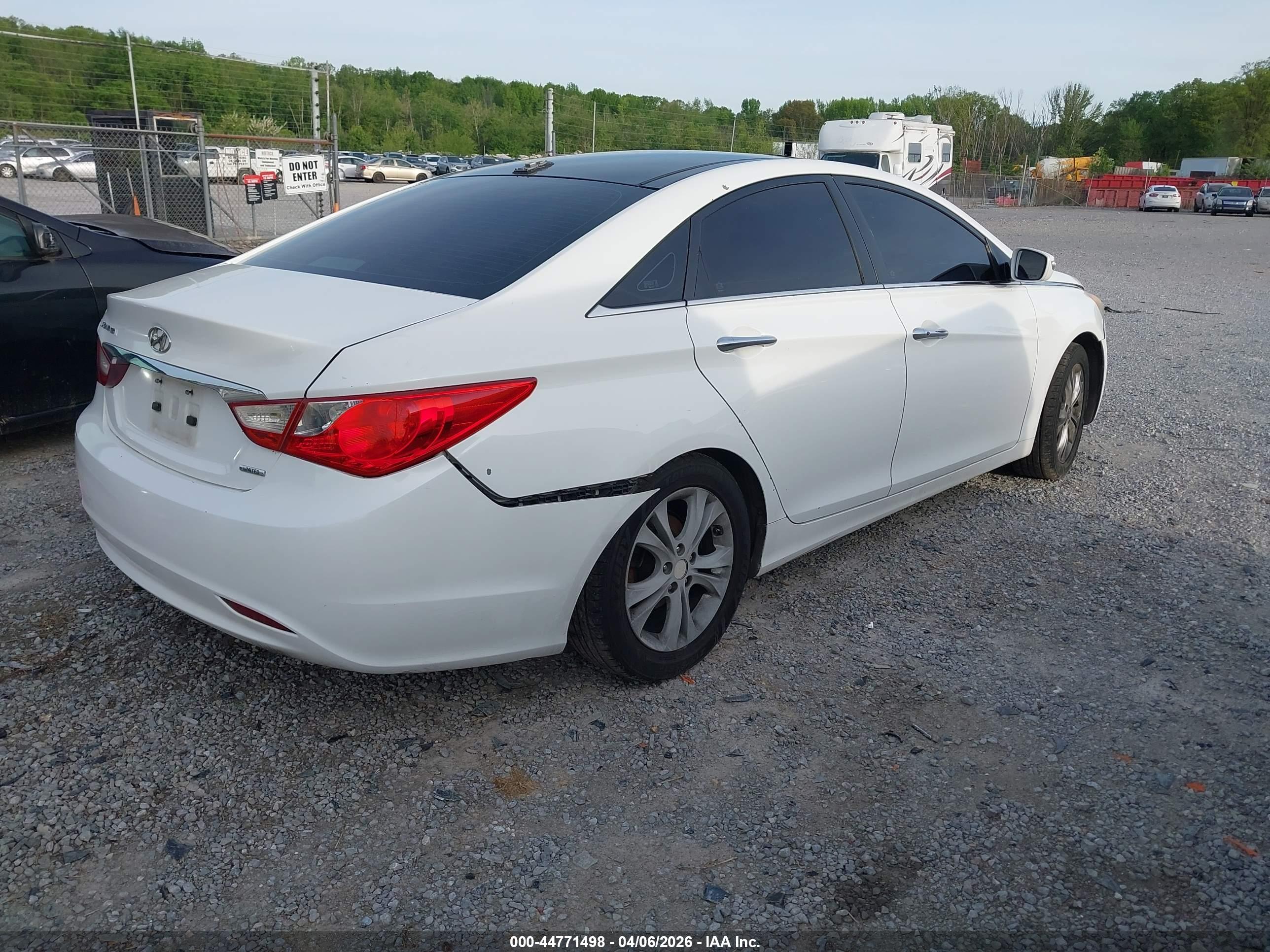 HYUNDAI SONATA image 4